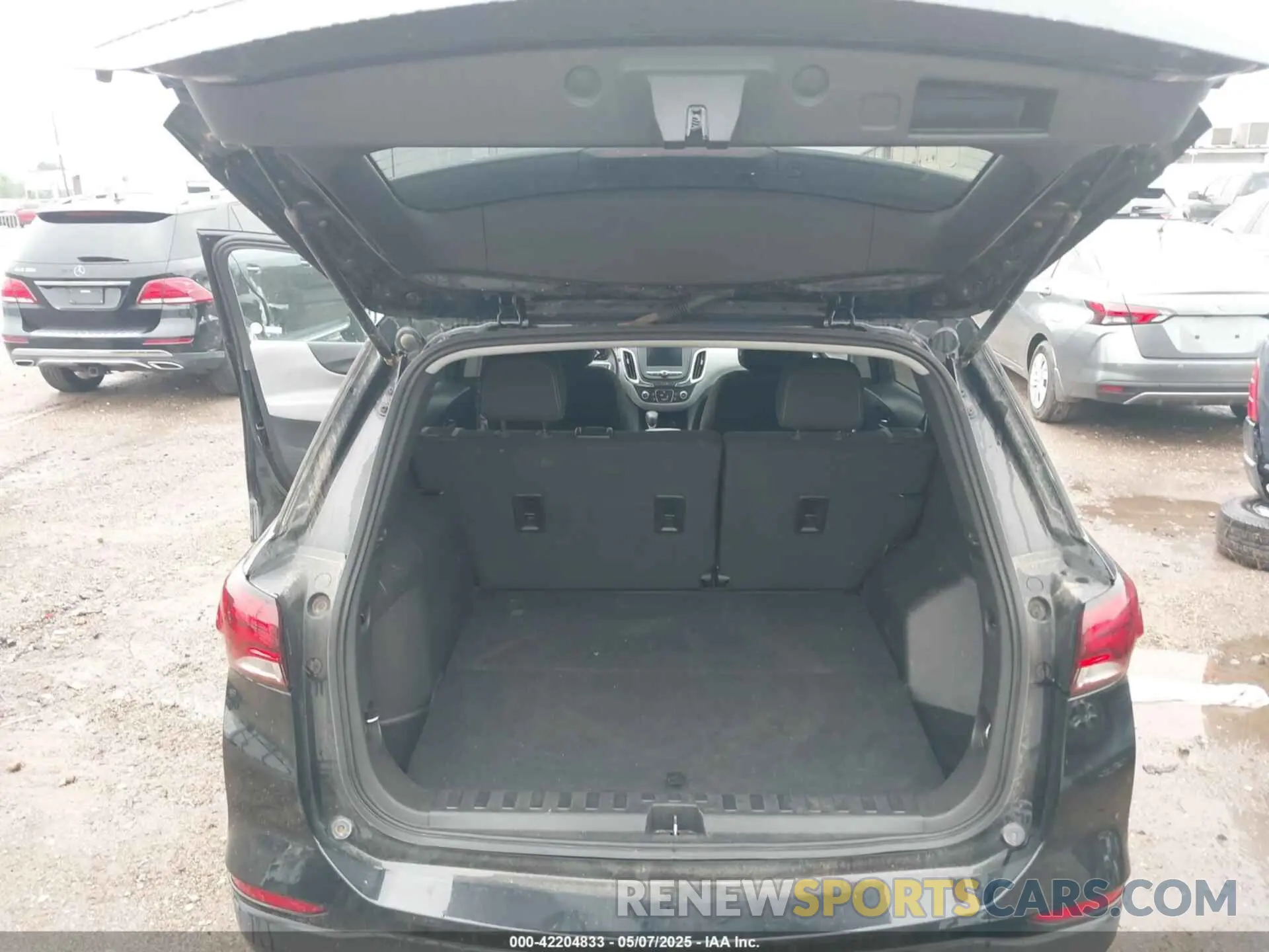 18 Photograph of a damaged car 3GNAXKEG6PL266354 CHEVROLET EQUINOX 2023