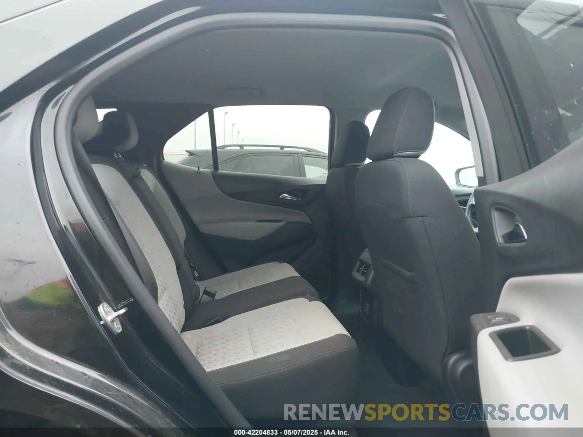 8 Photograph of a damaged car 3GNAXKEG6PL266354 CHEVROLET EQUINOX 2023