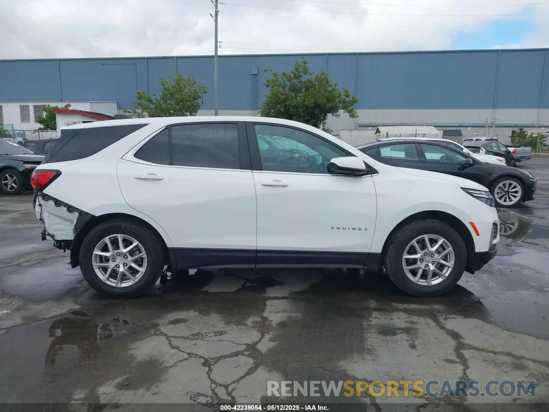 14 Photograph of a damaged car 3GNAXKEG7PS115903 CHEVROLET EQUINOX 2023