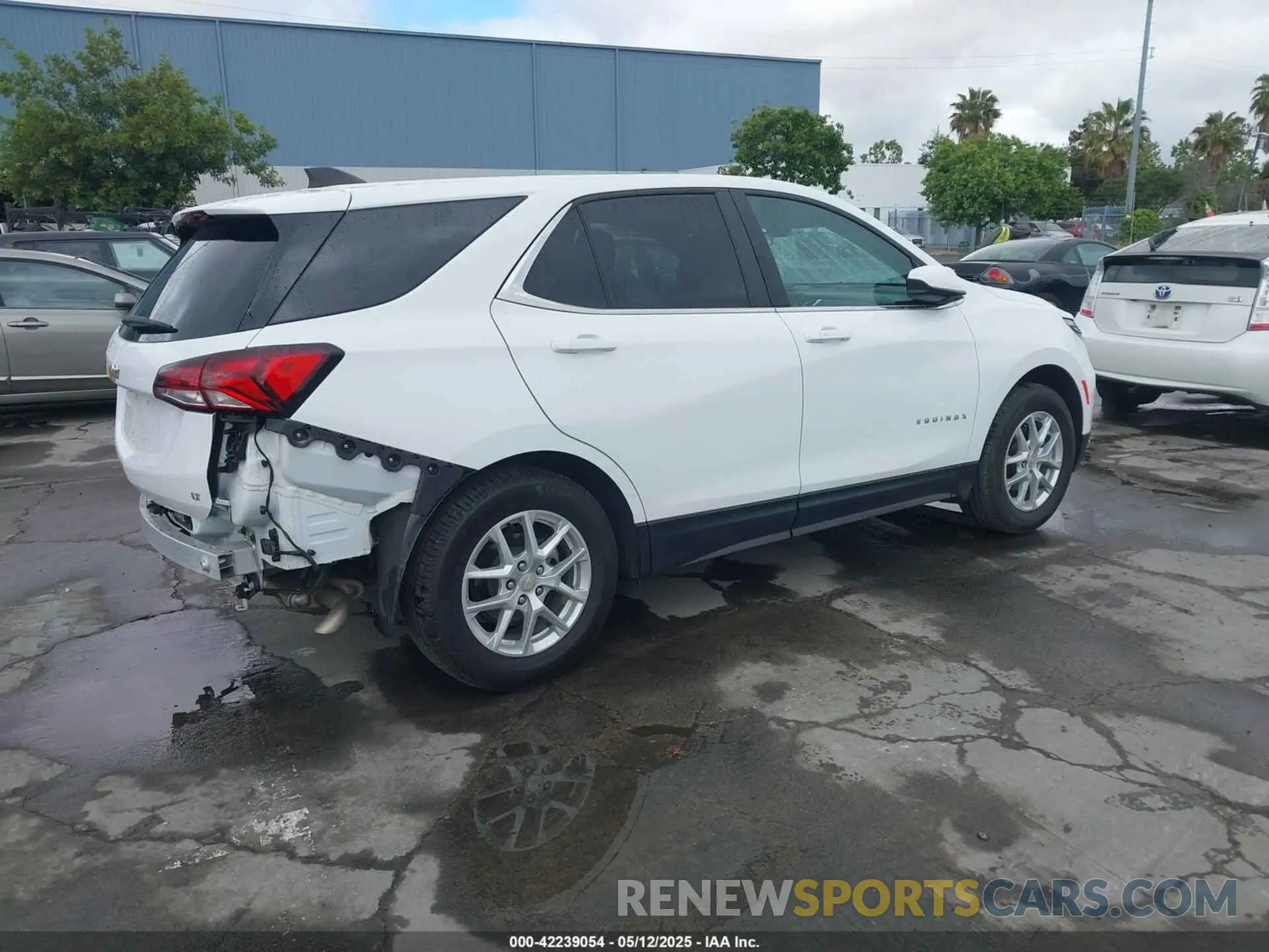 4 Photograph of a damaged car 3GNAXKEG7PS115903 CHEVROLET EQUINOX 2023