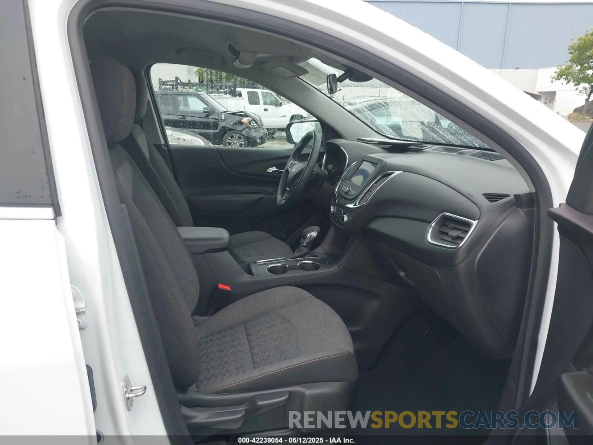 5 Photograph of a damaged car 3GNAXKEG7PS115903 CHEVROLET EQUINOX 2023