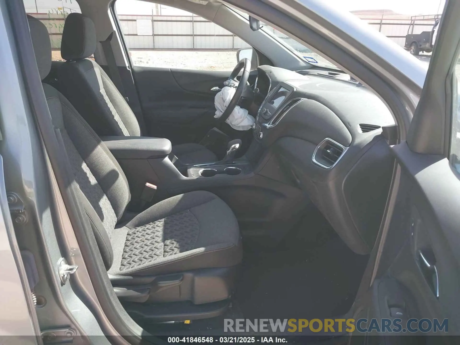 5 Photograph of a damaged car 3GNAXKEG7PS208307 CHEVROLET EQUINOX 2023
