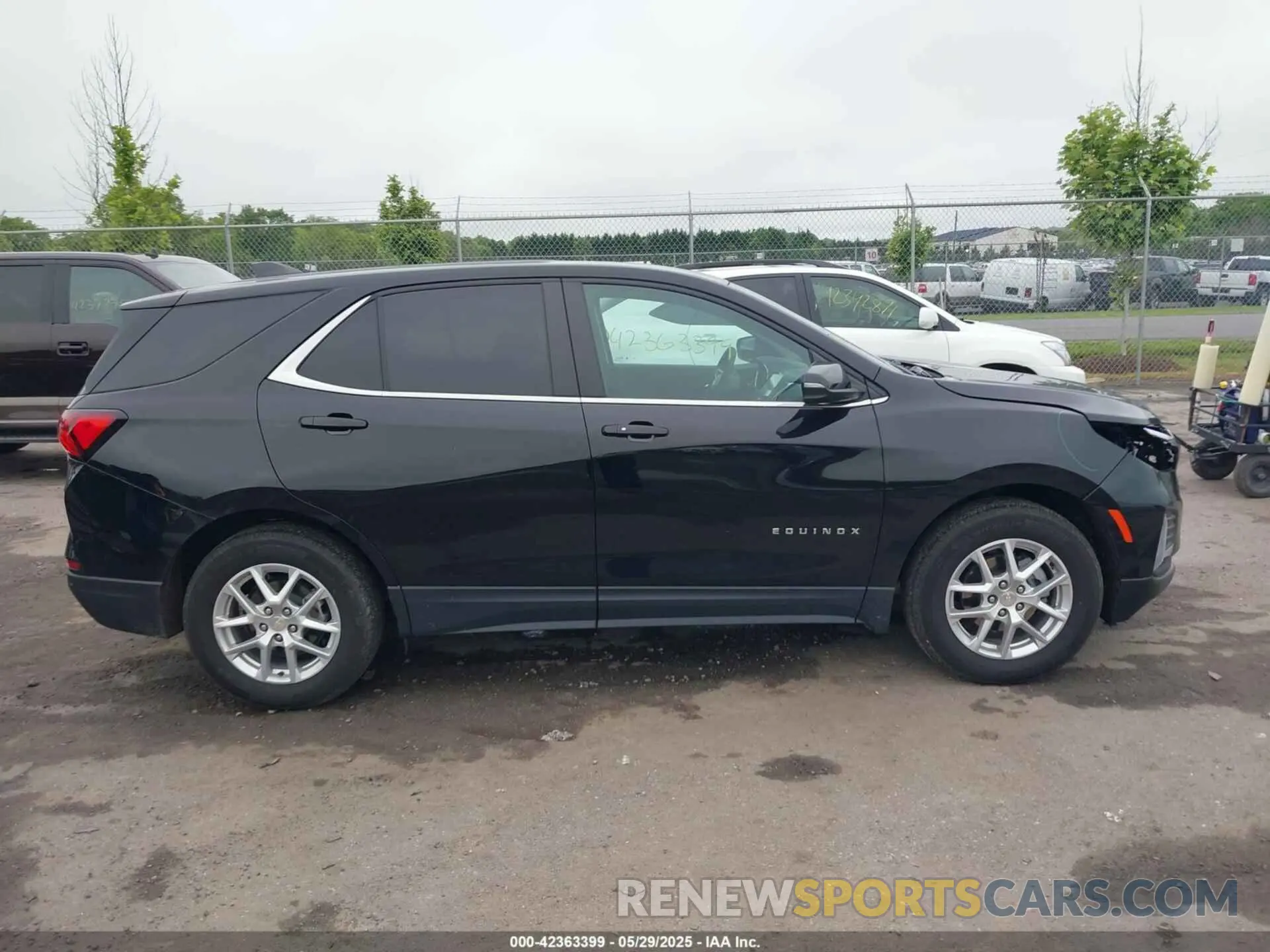 13 Photograph of a damaged car 3GNAXKEG8PL234974 CHEVROLET EQUINOX 2023