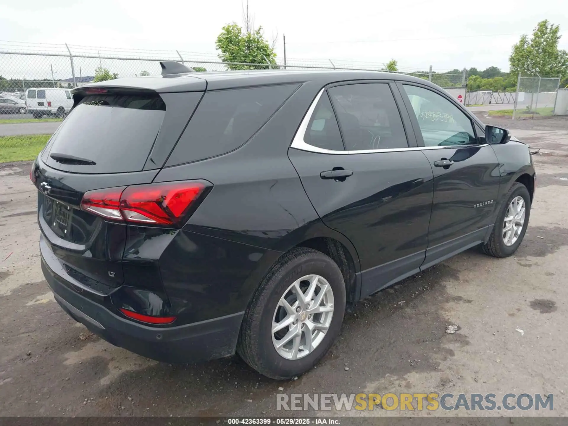 4 Photograph of a damaged car 3GNAXKEG8PL234974 CHEVROLET EQUINOX 2023