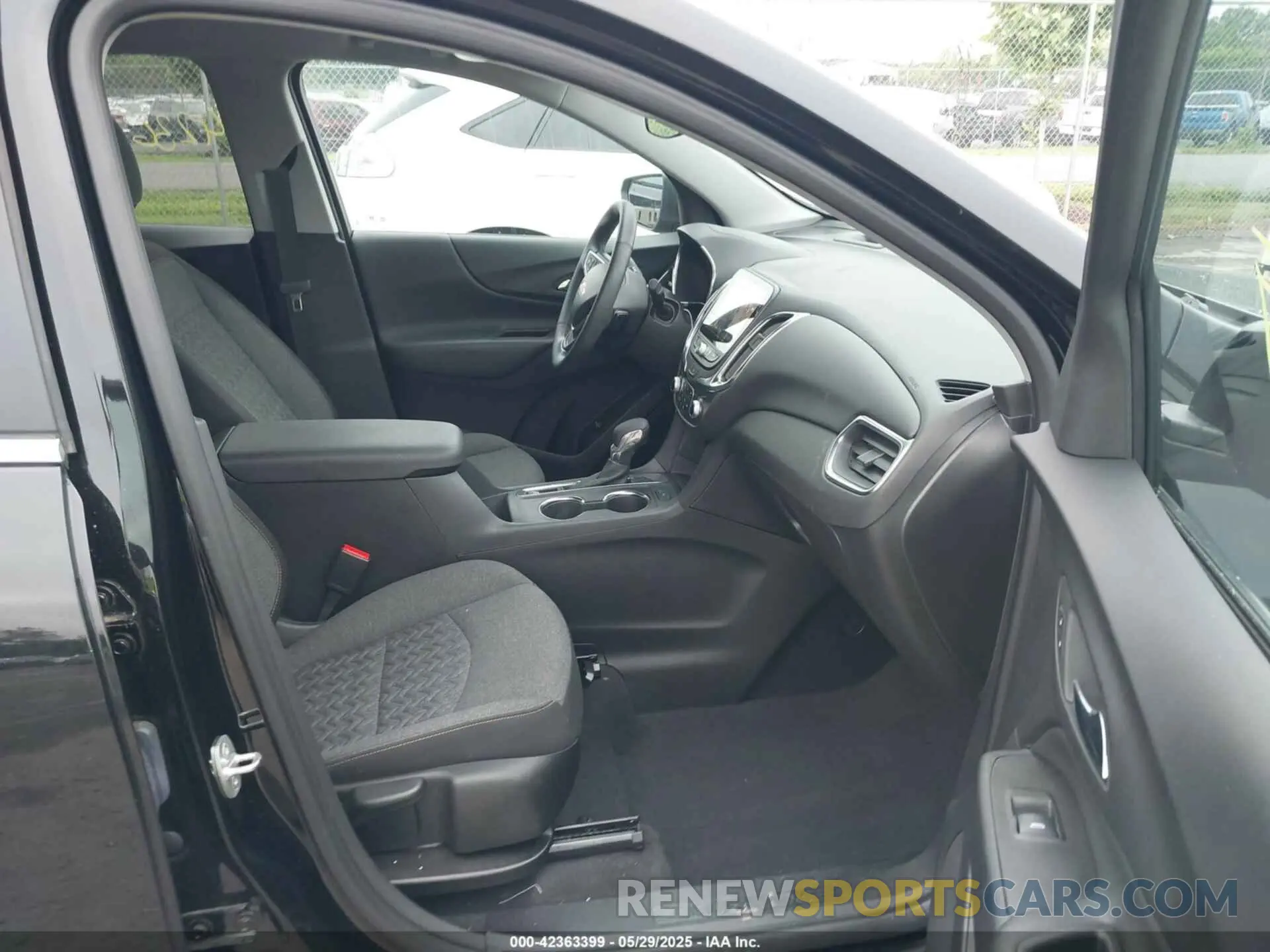 5 Photograph of a damaged car 3GNAXKEG8PL234974 CHEVROLET EQUINOX 2023