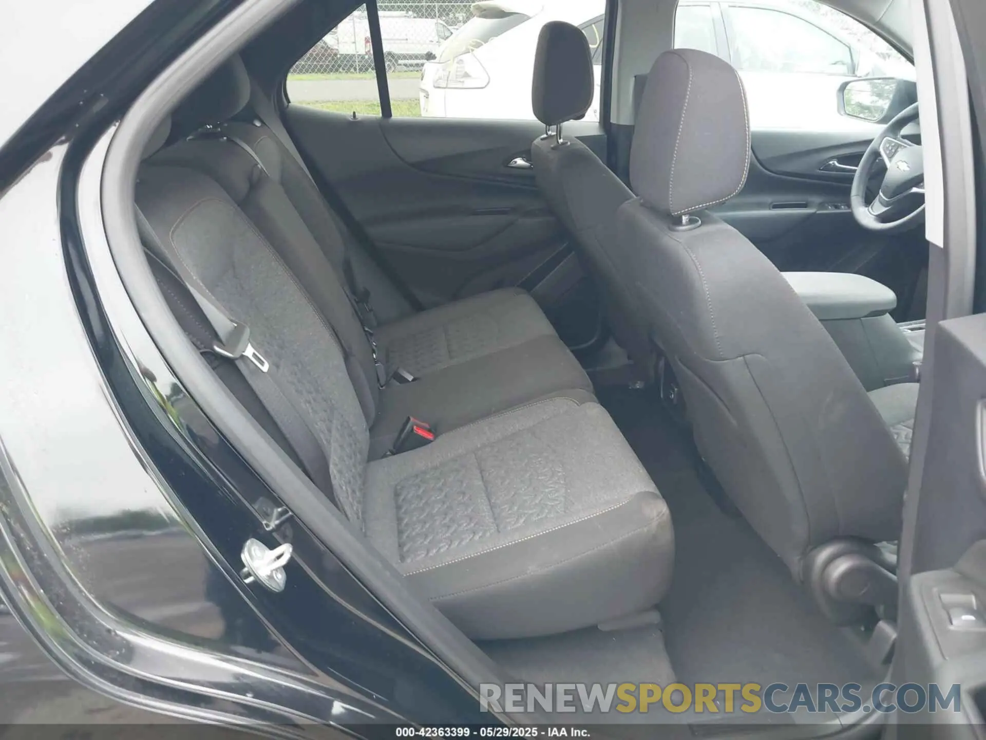 8 Photograph of a damaged car 3GNAXKEG8PL234974 CHEVROLET EQUINOX 2023