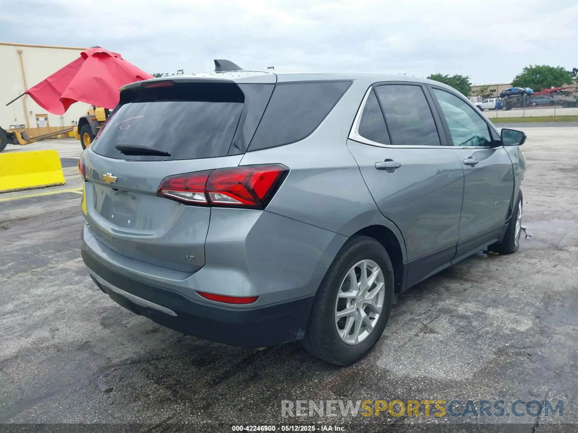 4 Photograph of a damaged car 3GNAXKEG8PS167184 CHEVROLET EQUINOX 2023