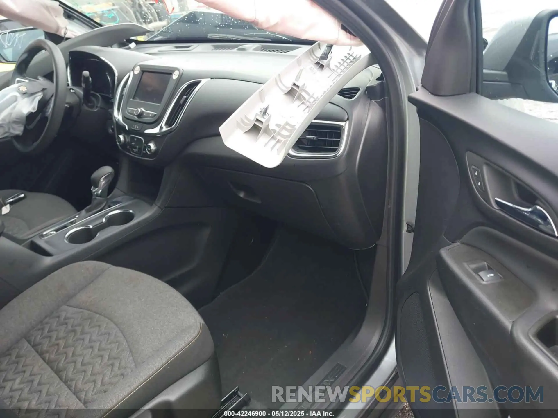 5 Photograph of a damaged car 3GNAXKEG8PS167184 CHEVROLET EQUINOX 2023