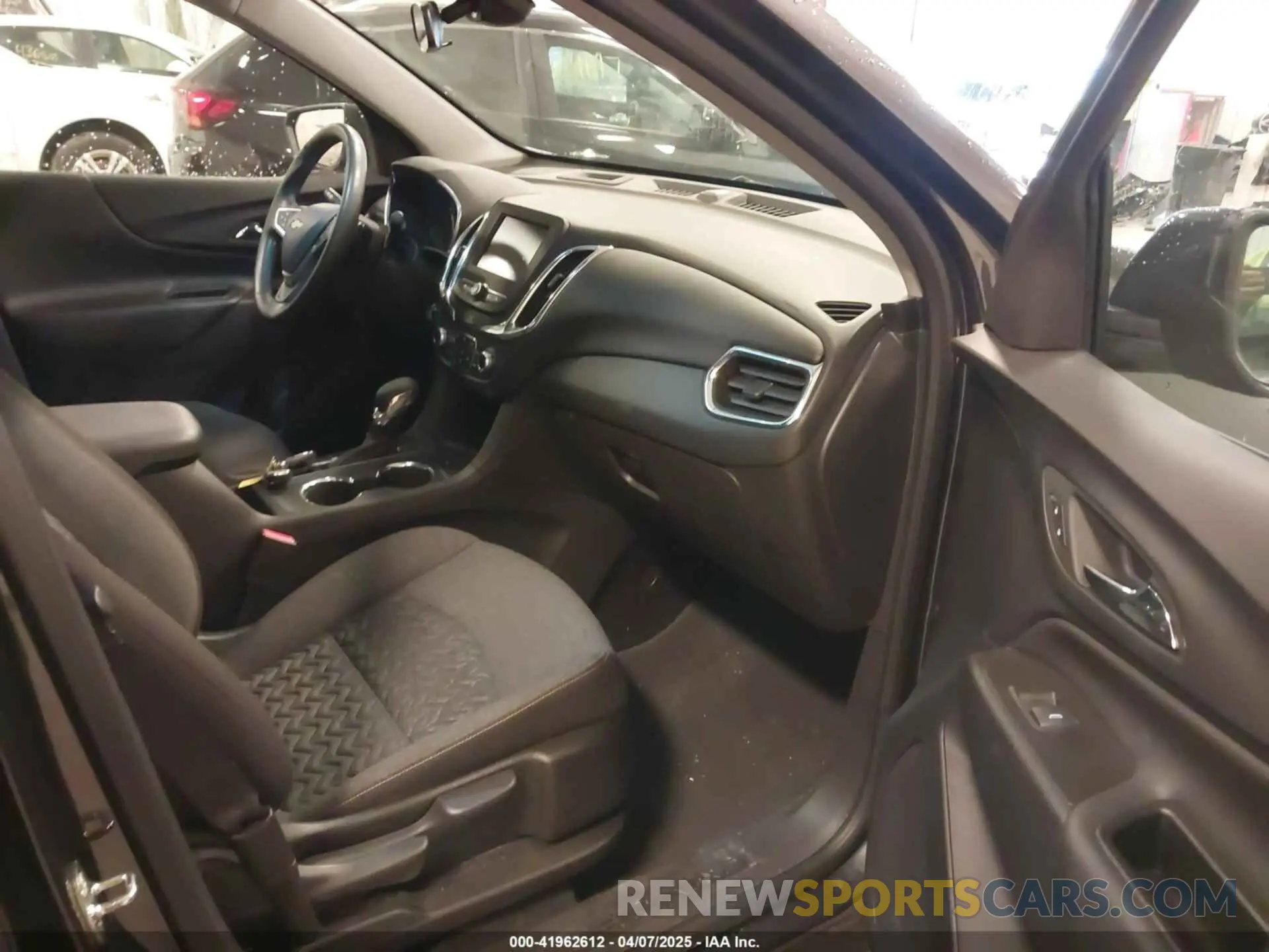 5 Photograph of a damaged car 3GNAXKEG9PS141371 CHEVROLET EQUINOX 2023