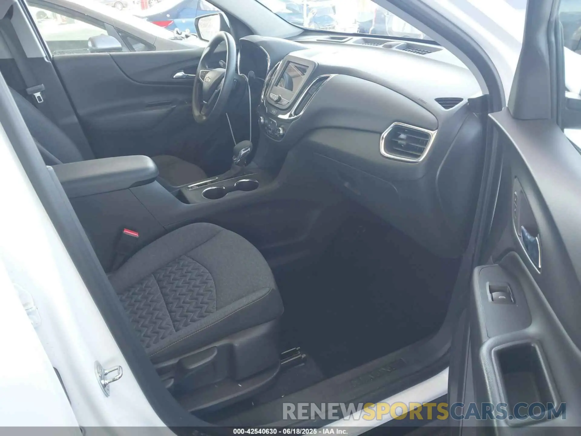 5 Photograph of a damaged car 3GNAXKEGXPS127639 CHEVROLET EQUINOX 2023