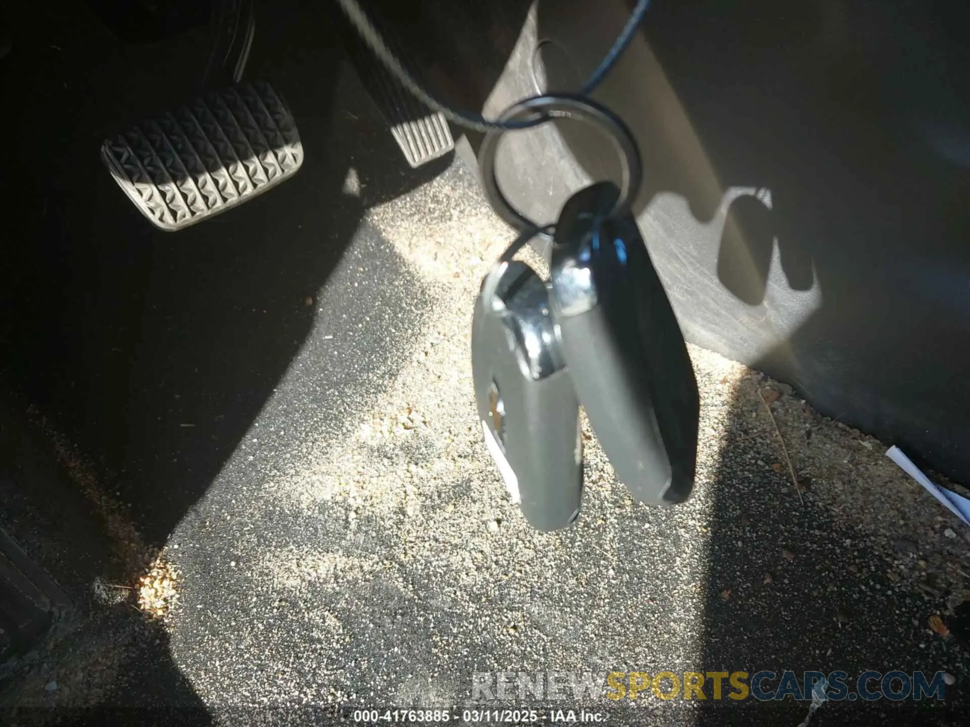 11 Photograph of a damaged car 3GNAXMEG2PL137880 CHEVROLET EQUINOX 2023