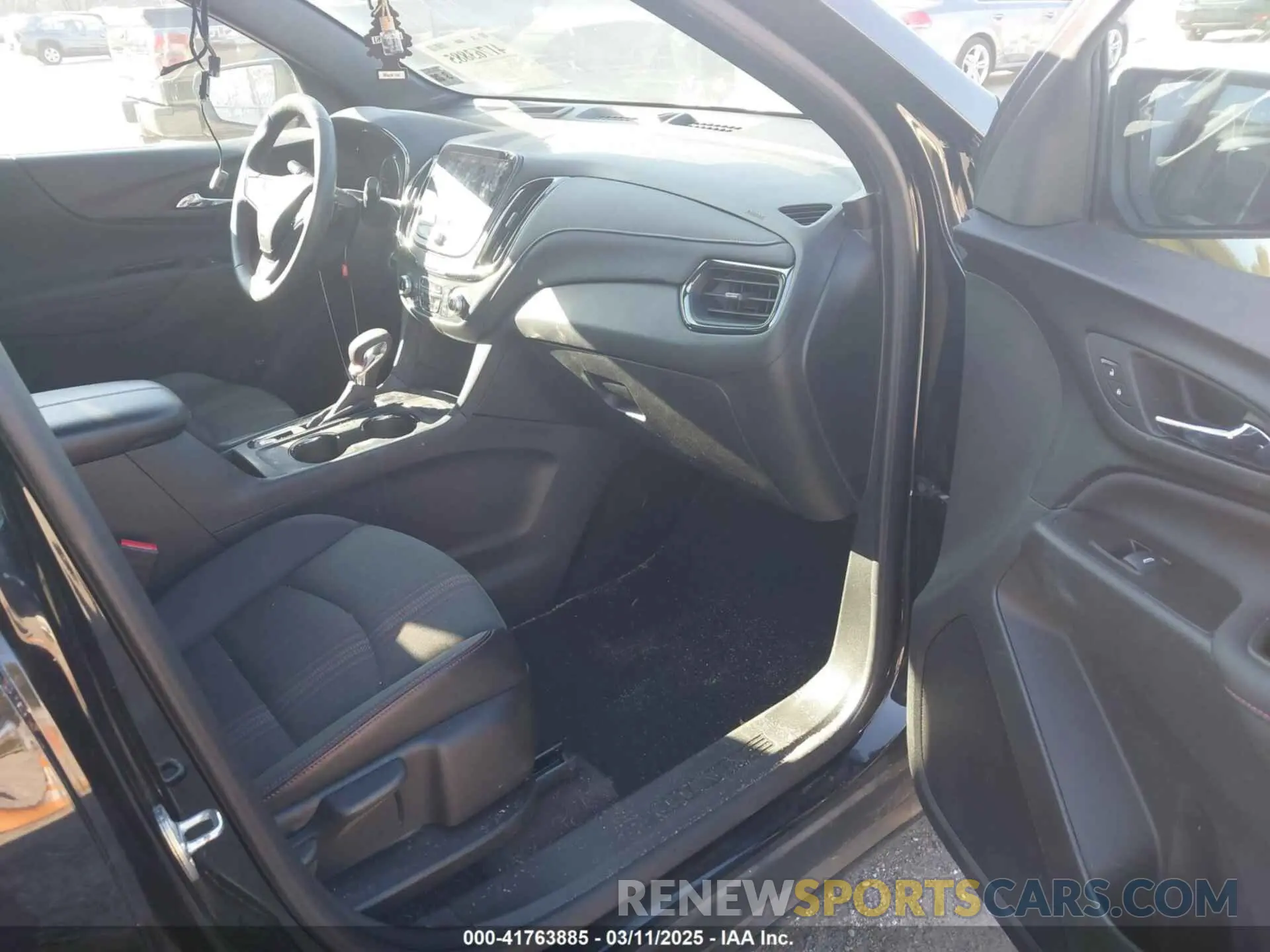 5 Photograph of a damaged car 3GNAXMEG2PL137880 CHEVROLET EQUINOX 2023