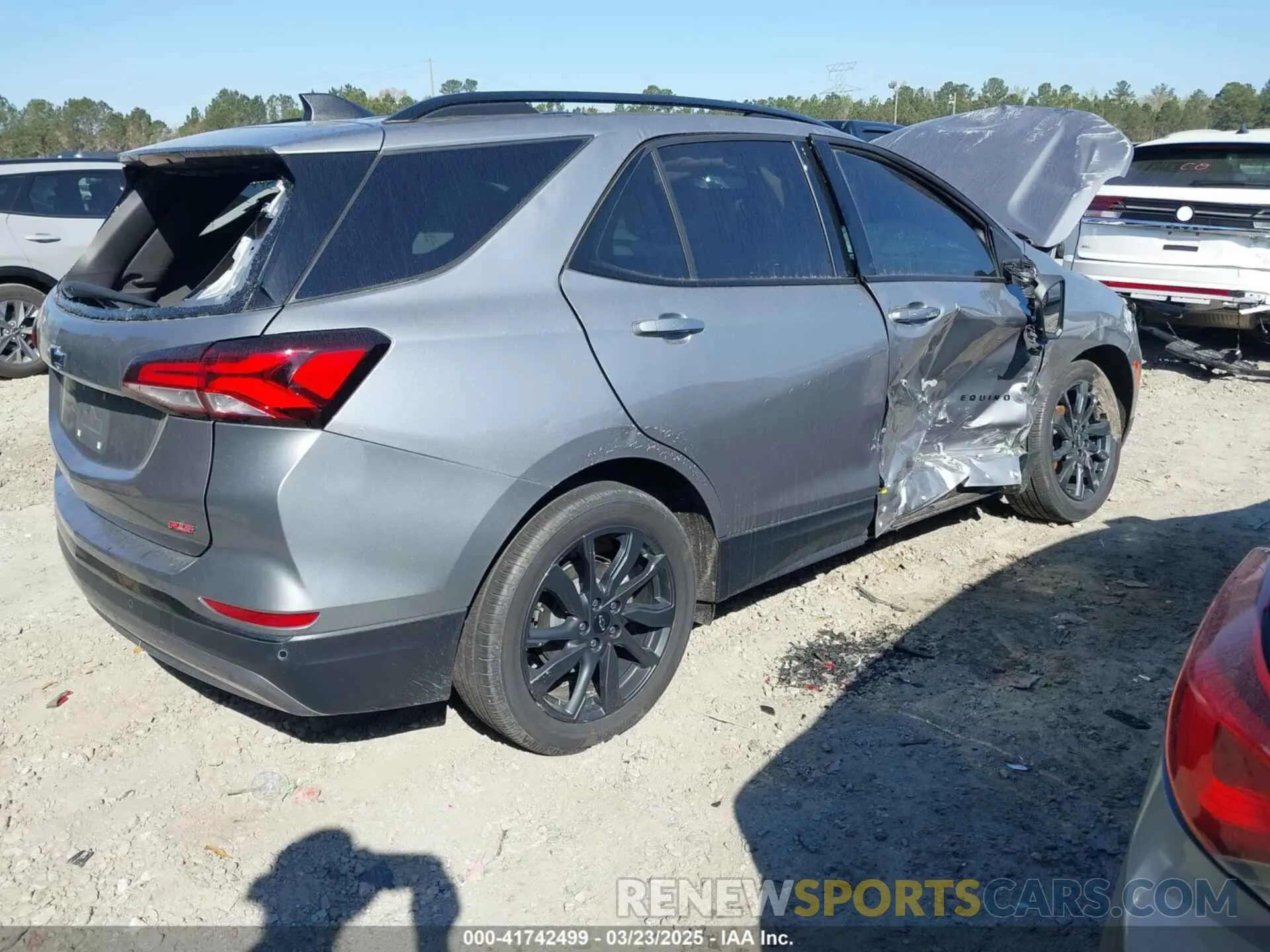 4 Photograph of a damaged car 3GNAXMEG9PL149329 CHEVROLET EQUINOX 2023