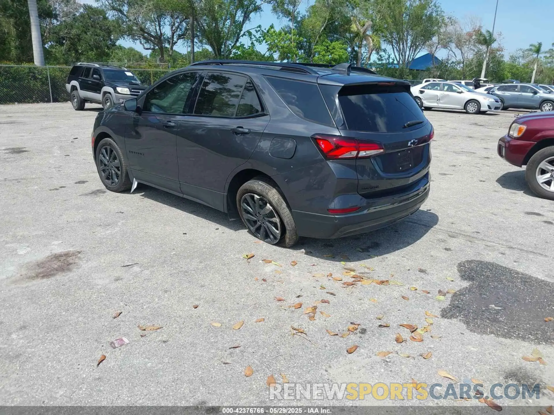 3 Photograph of a damaged car 3GNAXMEGXPS162984 CHEVROLET EQUINOX 2023