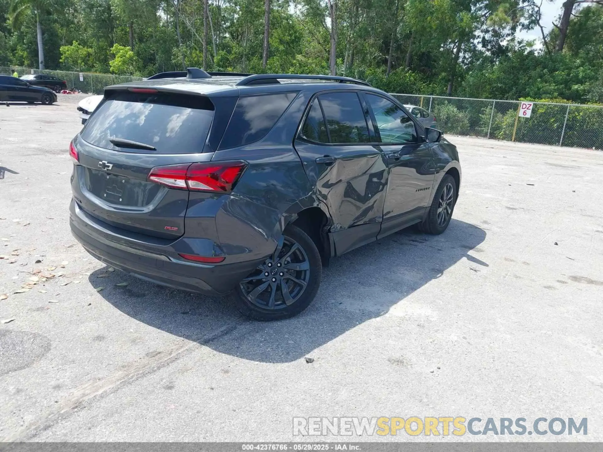 4 Photograph of a damaged car 3GNAXMEGXPS162984 CHEVROLET EQUINOX 2023