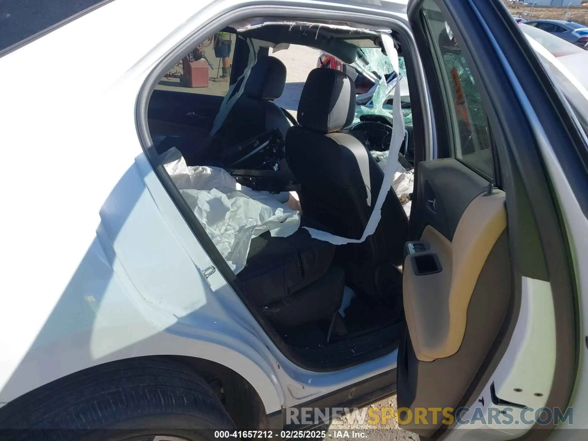 8 Photograph of a damaged car 3GNAXNEG0PL217121 CHEVROLET EQUINOX 2023