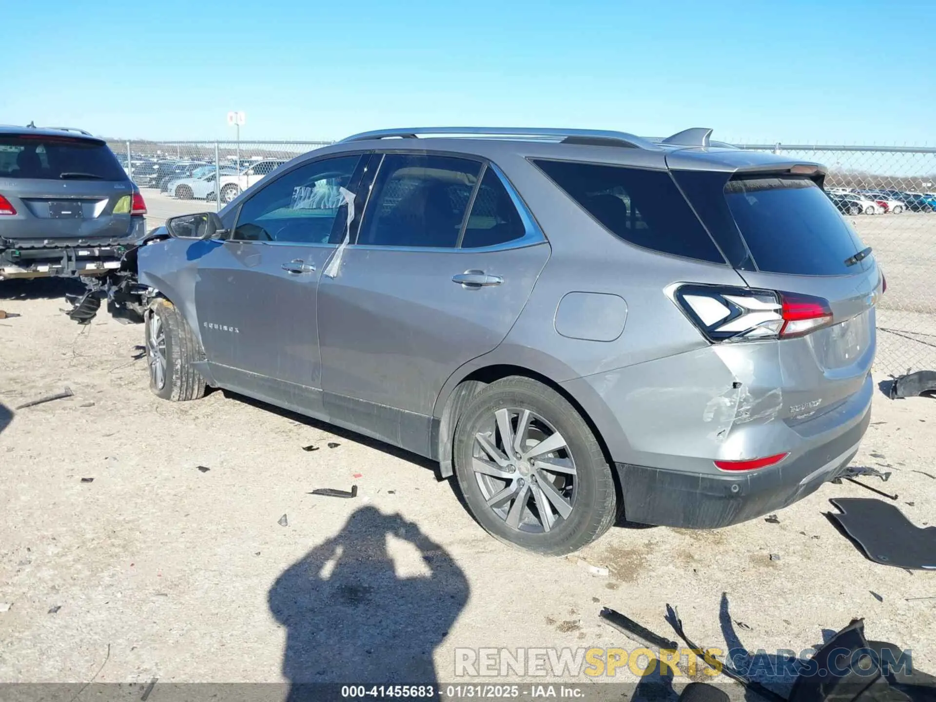 3 Photograph of a damaged car 3GNAXNEG3PL230980 CHEVROLET EQUINOX 2023