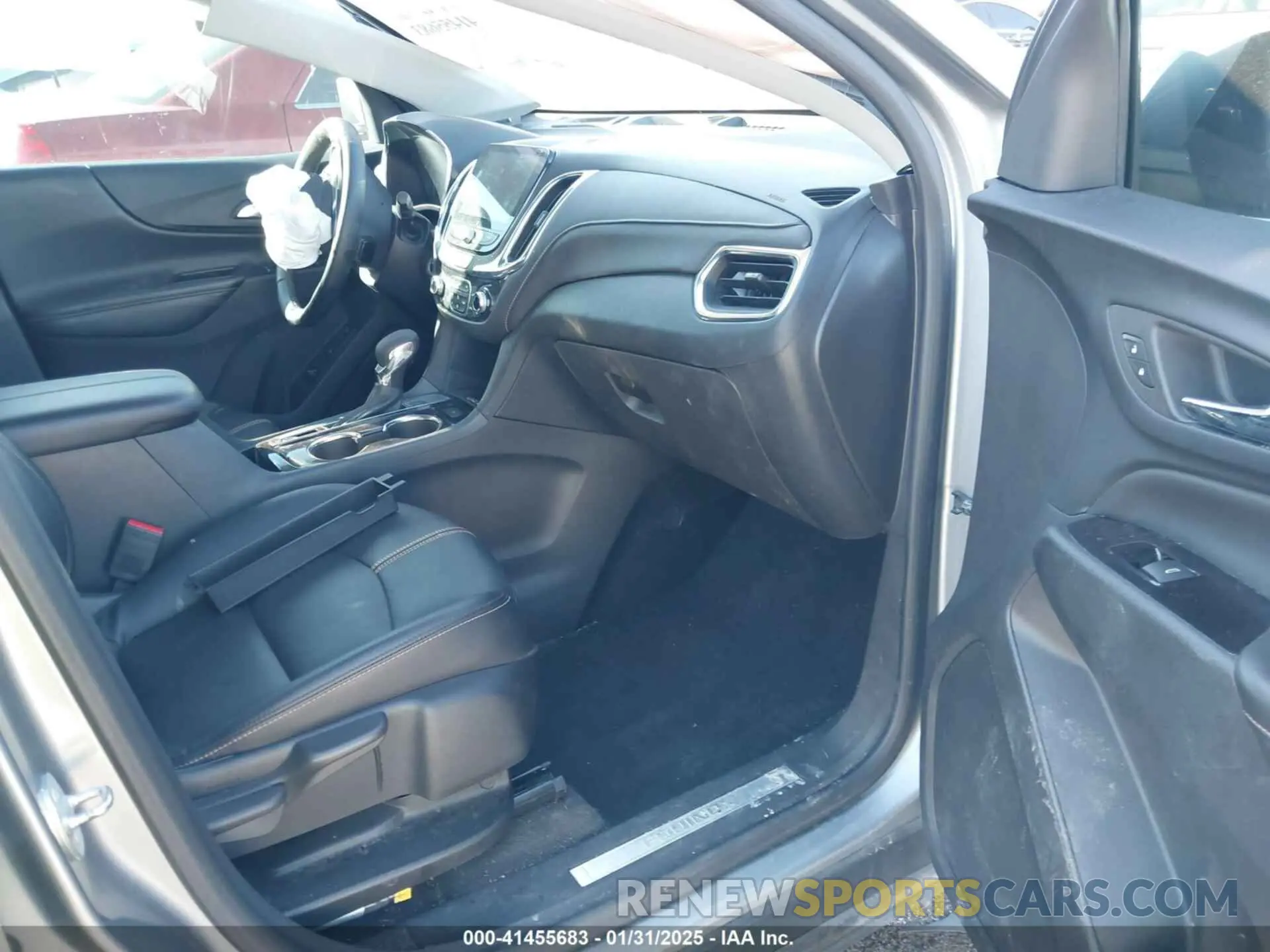 5 Photograph of a damaged car 3GNAXNEG3PL230980 CHEVROLET EQUINOX 2023