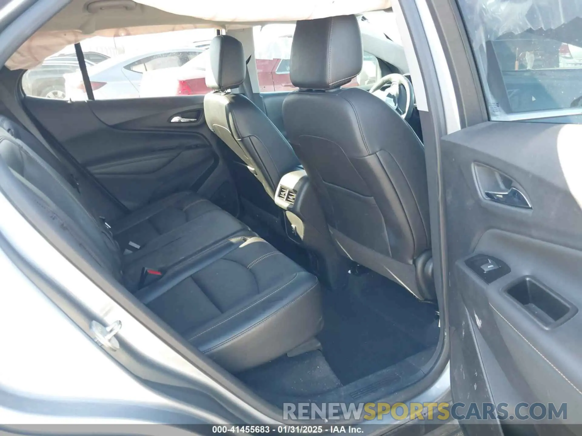 8 Photograph of a damaged car 3GNAXNEG3PL230980 CHEVROLET EQUINOX 2023