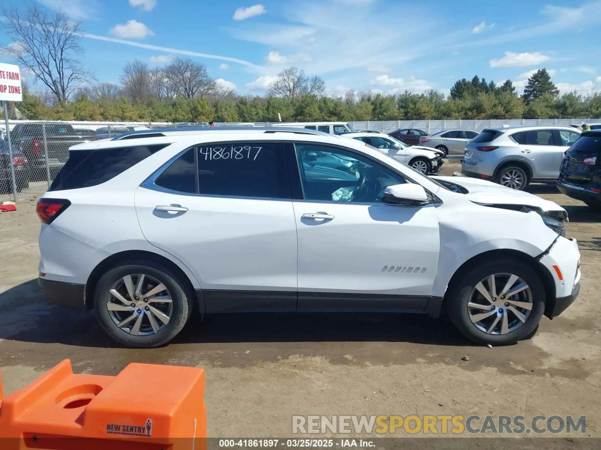 13 Photograph of a damaged car 3GNAXNEG5PL162584 CHEVROLET EQUINOX 2023