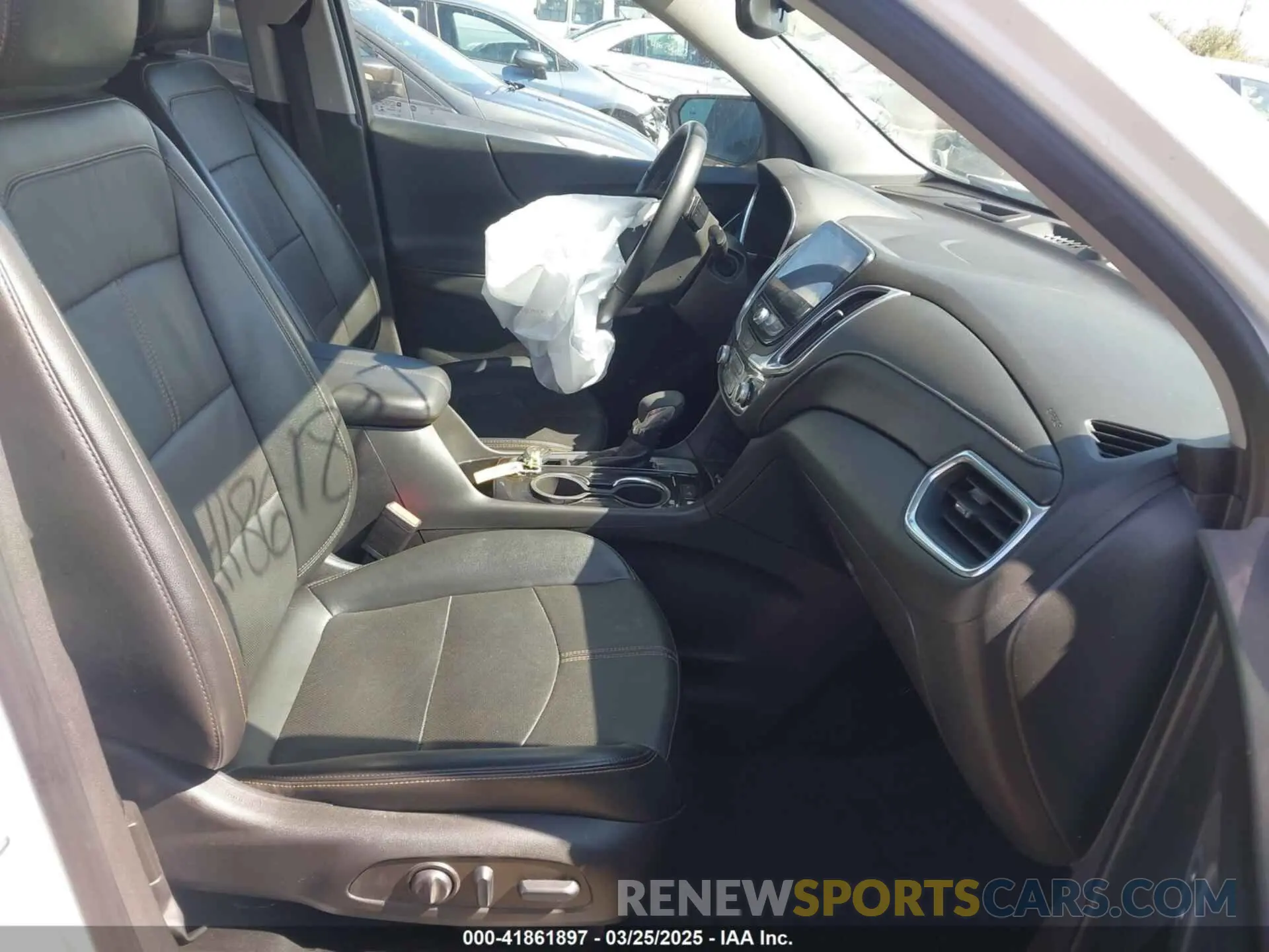 5 Photograph of a damaged car 3GNAXNEG5PL162584 CHEVROLET EQUINOX 2023