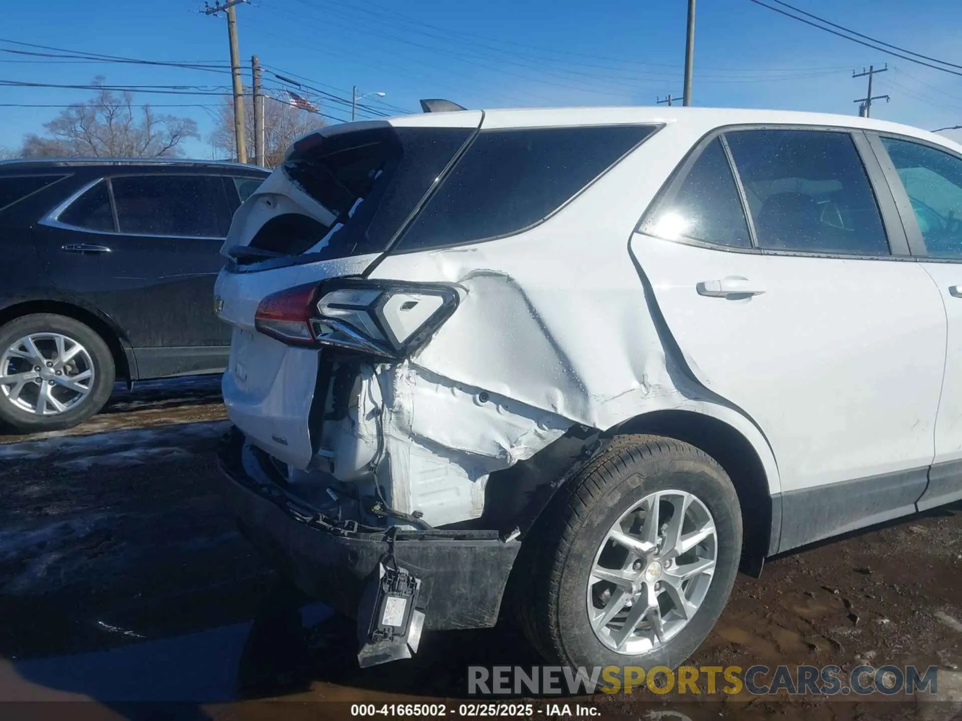 6 Photograph of a damaged car 3GNAXSEG4PL213068 CHEVROLET EQUINOX 2023