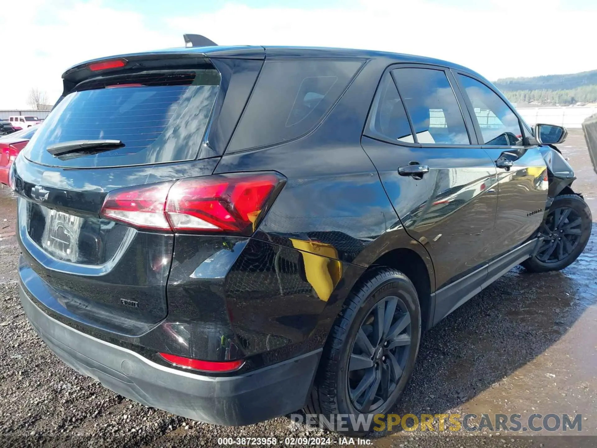 4 Photograph of a damaged car 3GNAXSEG5PL132869 CHEVROLET EQUINOX 2023