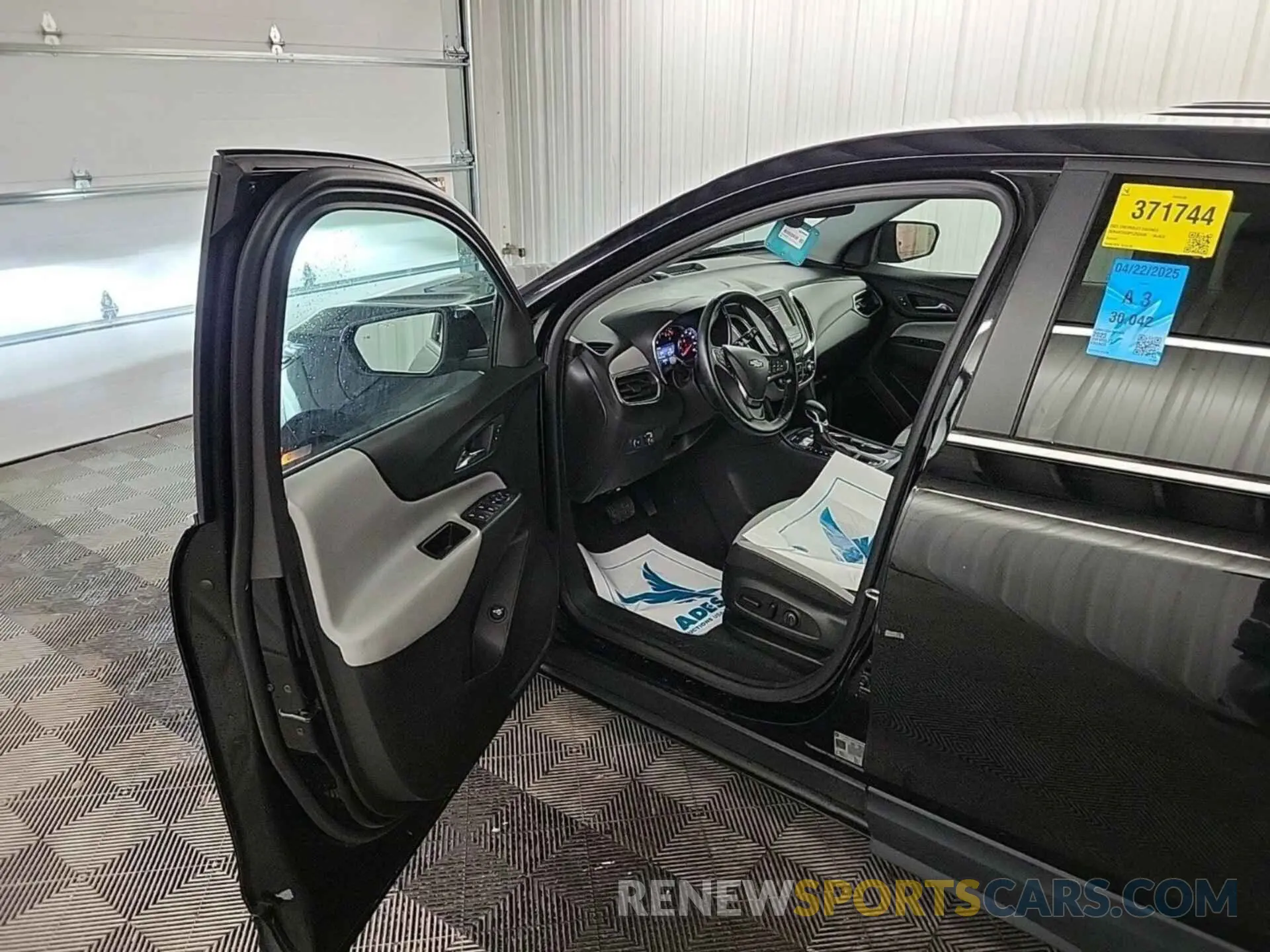 24 Photograph of a damaged car 3GNAXTEG0PL253430 CHEVROLET EQUINOX 2023