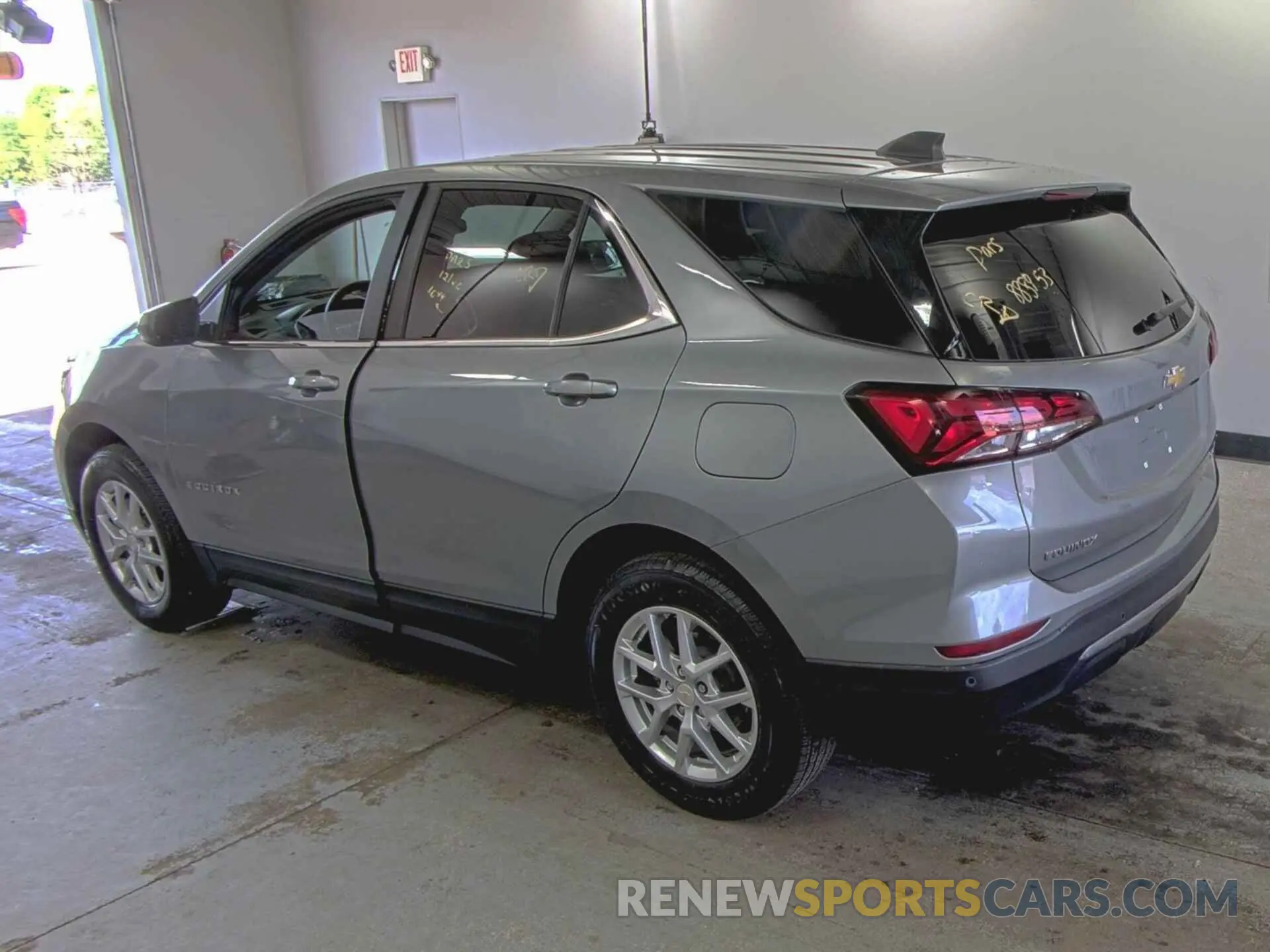 18 Photograph of a damaged car 3GNAXTEG1PL252593 CHEVROLET EQUINOX 2023