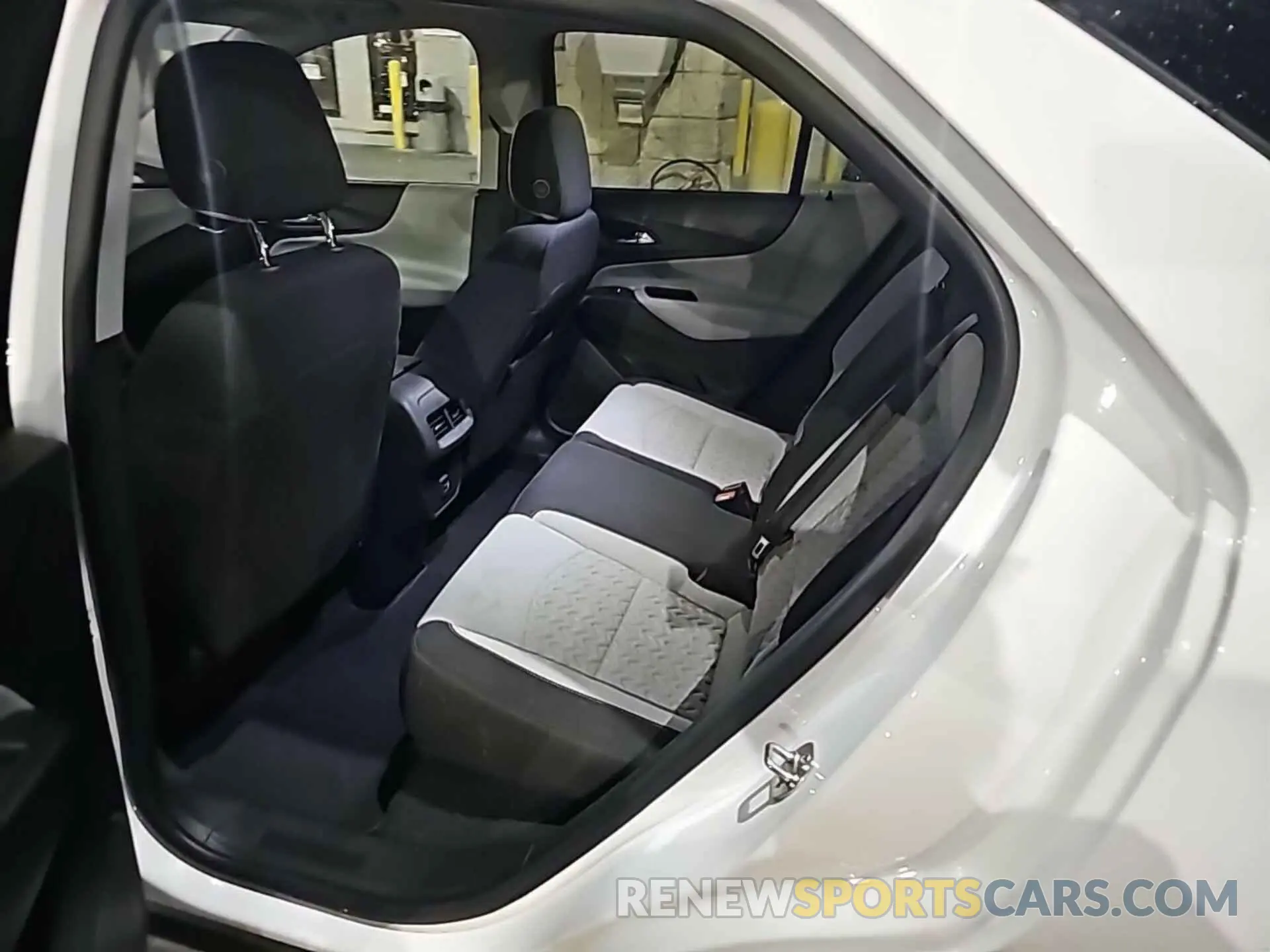 9 Photograph of a damaged car 3GNAXTEG1PS208986 CHEVROLET EQUINOX 2023