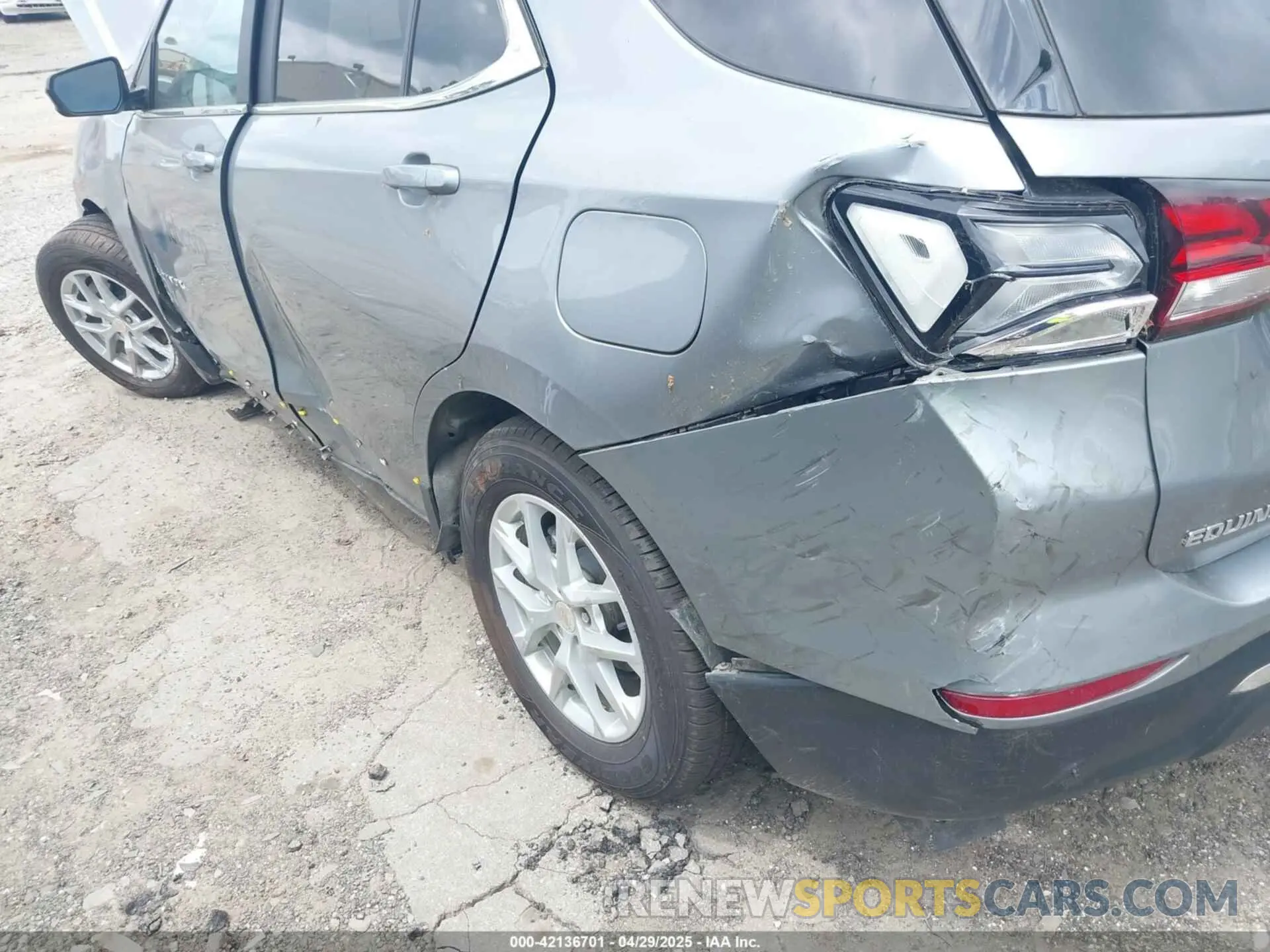 17 Photograph of a damaged car 3GNAXTEG5PL154697 CHEVROLET EQUINOX 2023