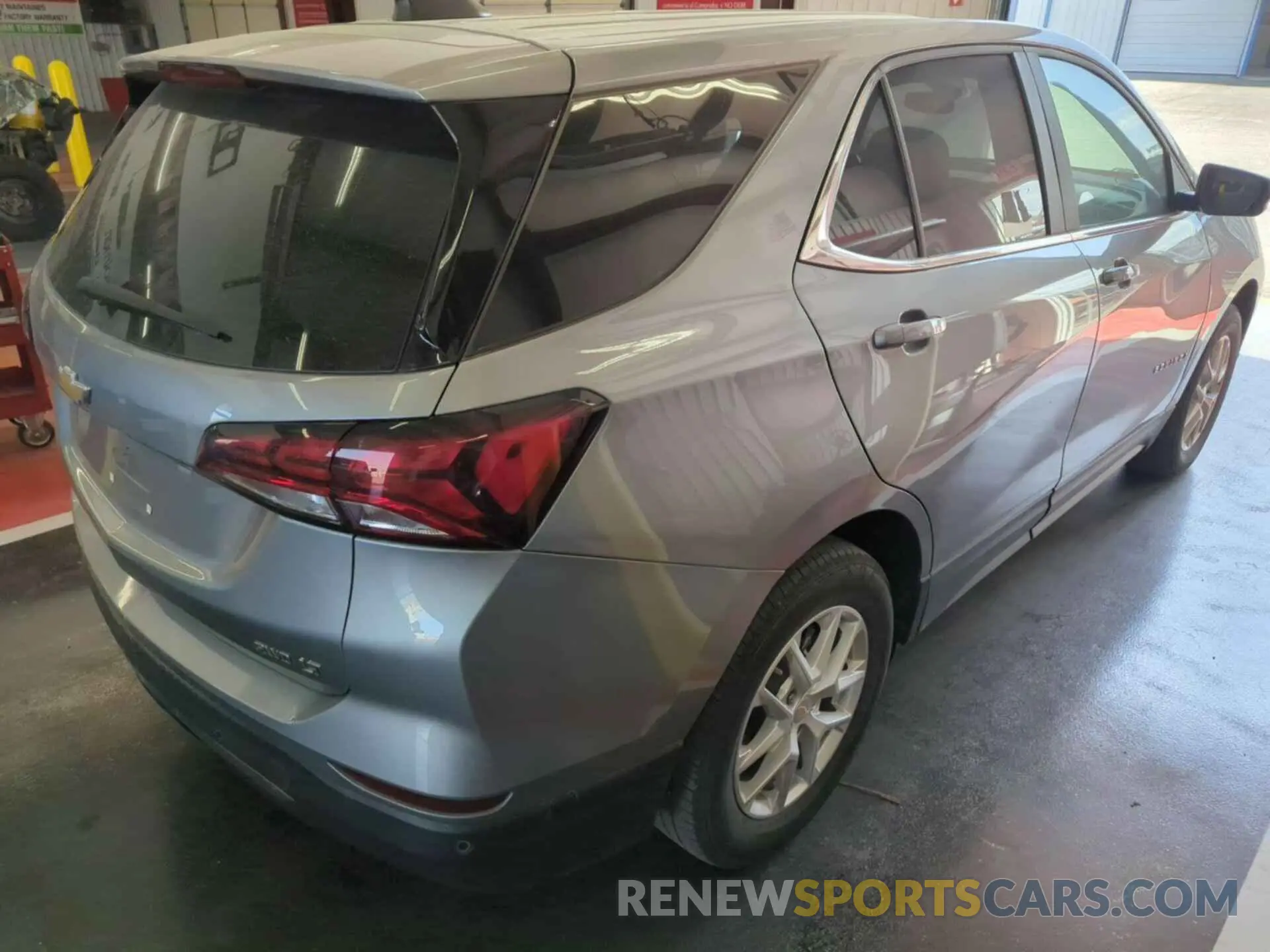 18 Photograph of a damaged car 3GNAXTEG5PS211535 CHEVROLET EQUINOX 2023
