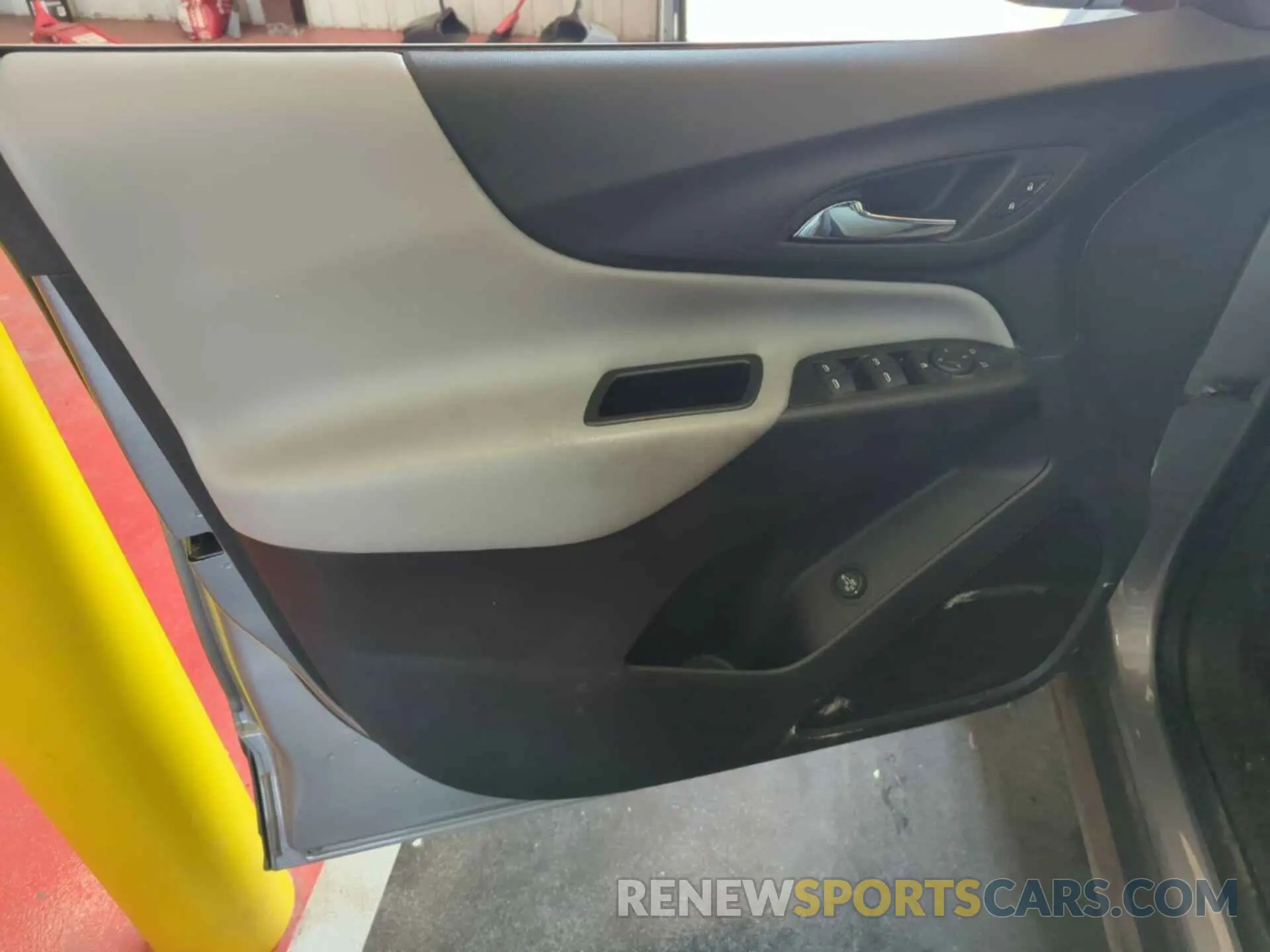 29 Photograph of a damaged car 3GNAXTEG5PS211535 CHEVROLET EQUINOX 2023