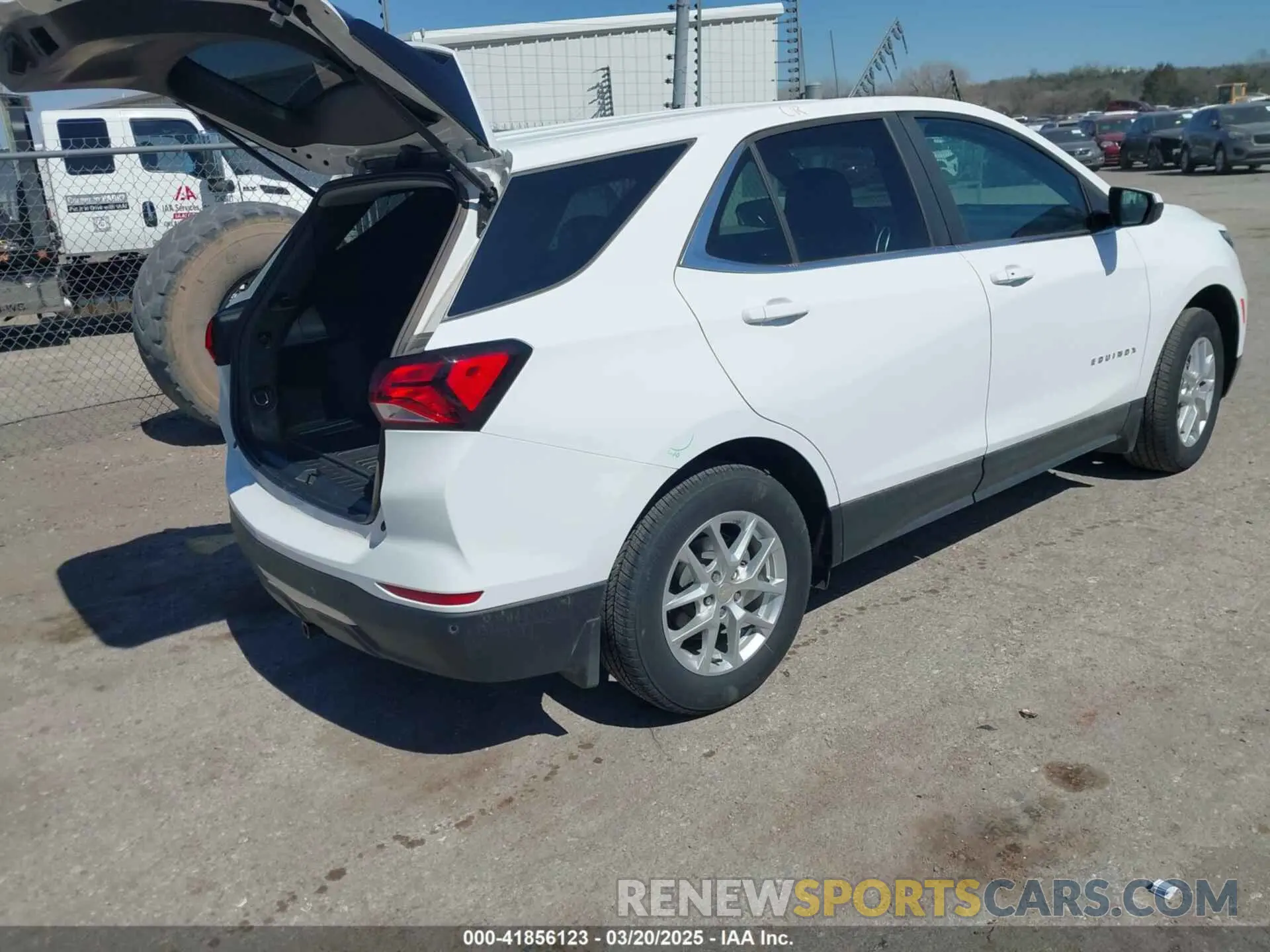 4 Photograph of a damaged car 3GNAXTEG6PL250273 CHEVROLET EQUINOX 2023