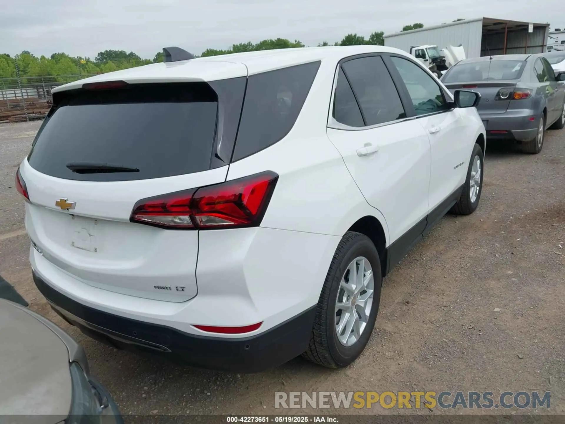 4 Photograph of a damaged car 3GNAXTEG6PS198990 CHEVROLET EQUINOX 2023
