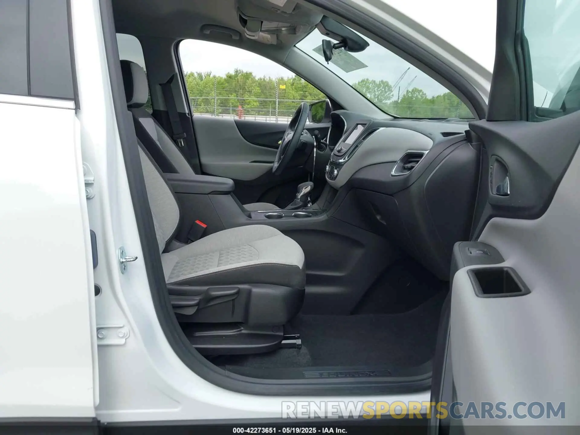 5 Photograph of a damaged car 3GNAXTEG6PS198990 CHEVROLET EQUINOX 2023