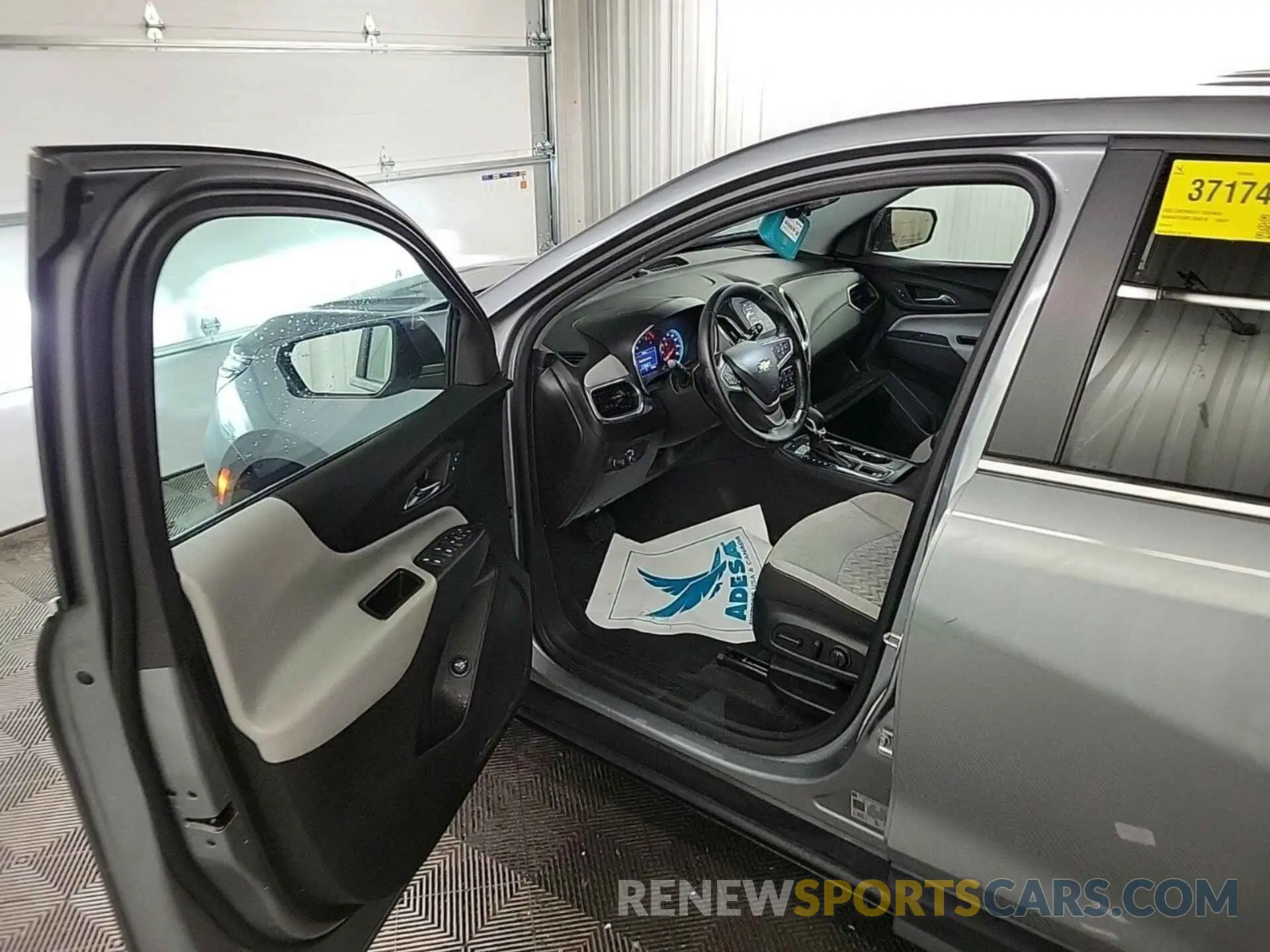 21 Photograph of a damaged car 3GNAXTEG8PL208218 CHEVROLET EQUINOX 2023