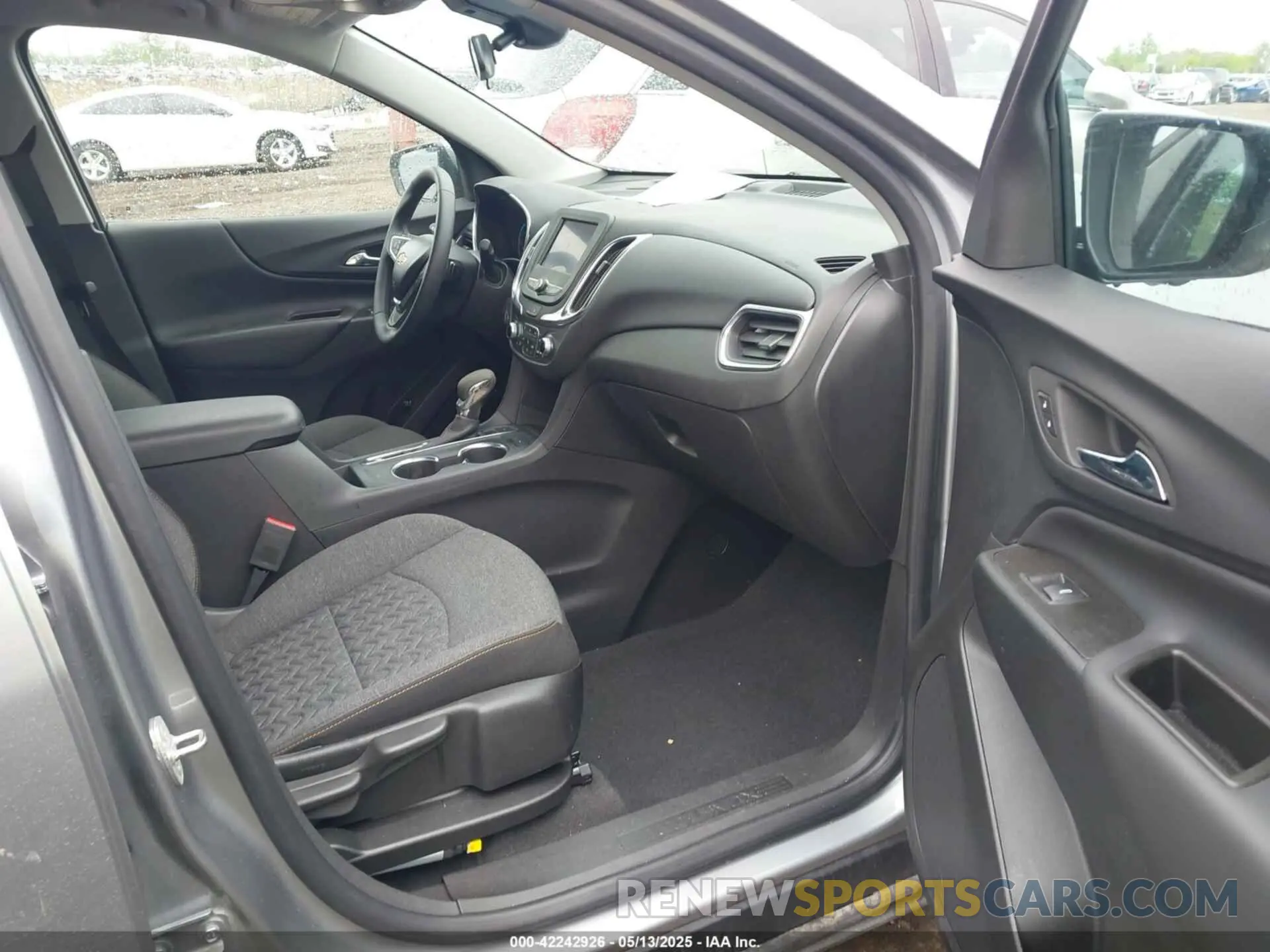 5 Photograph of a damaged car 3GNAXTEG8PL245611 CHEVROLET EQUINOX 2023