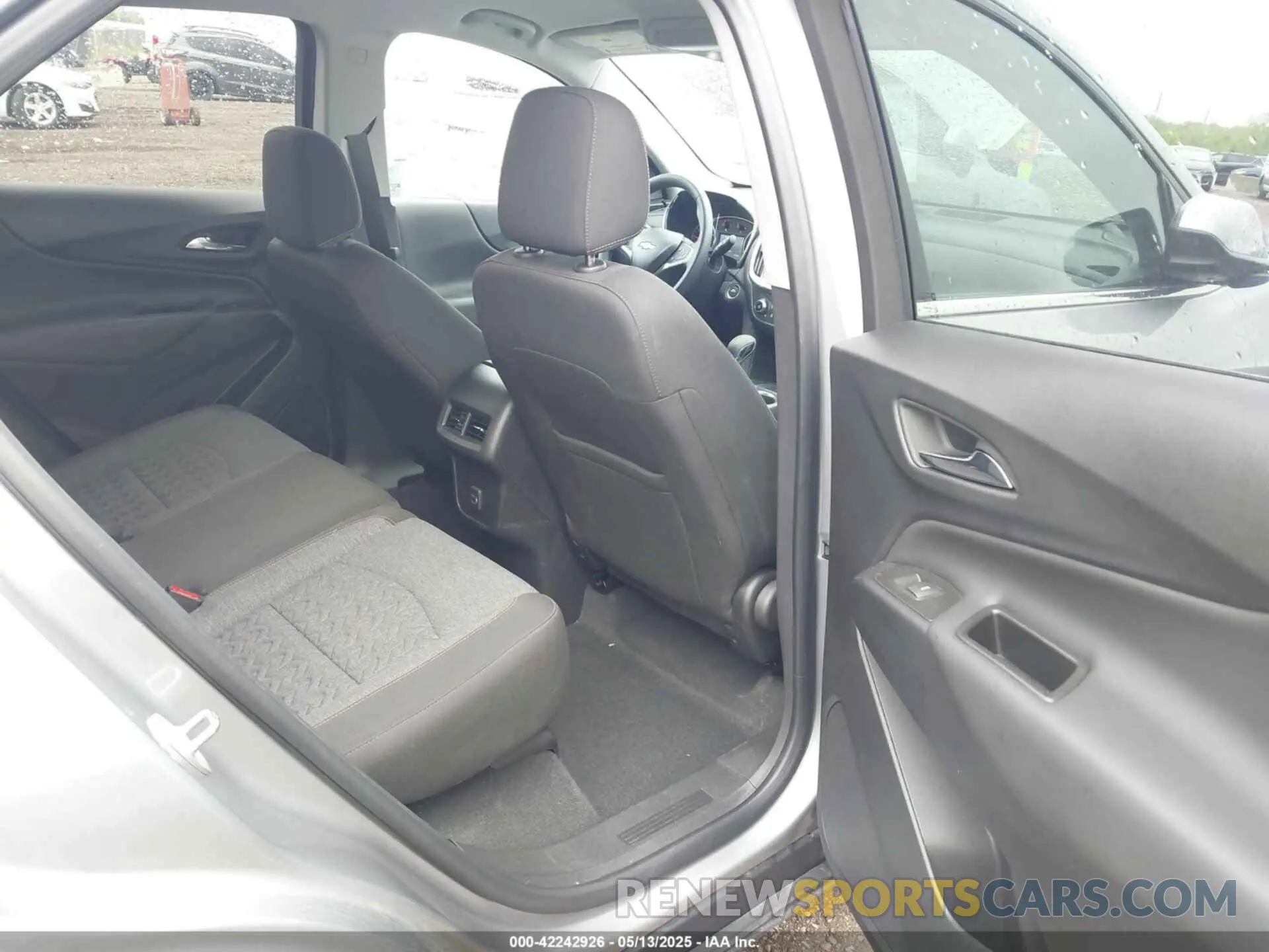 8 Photograph of a damaged car 3GNAXTEG8PL245611 CHEVROLET EQUINOX 2023