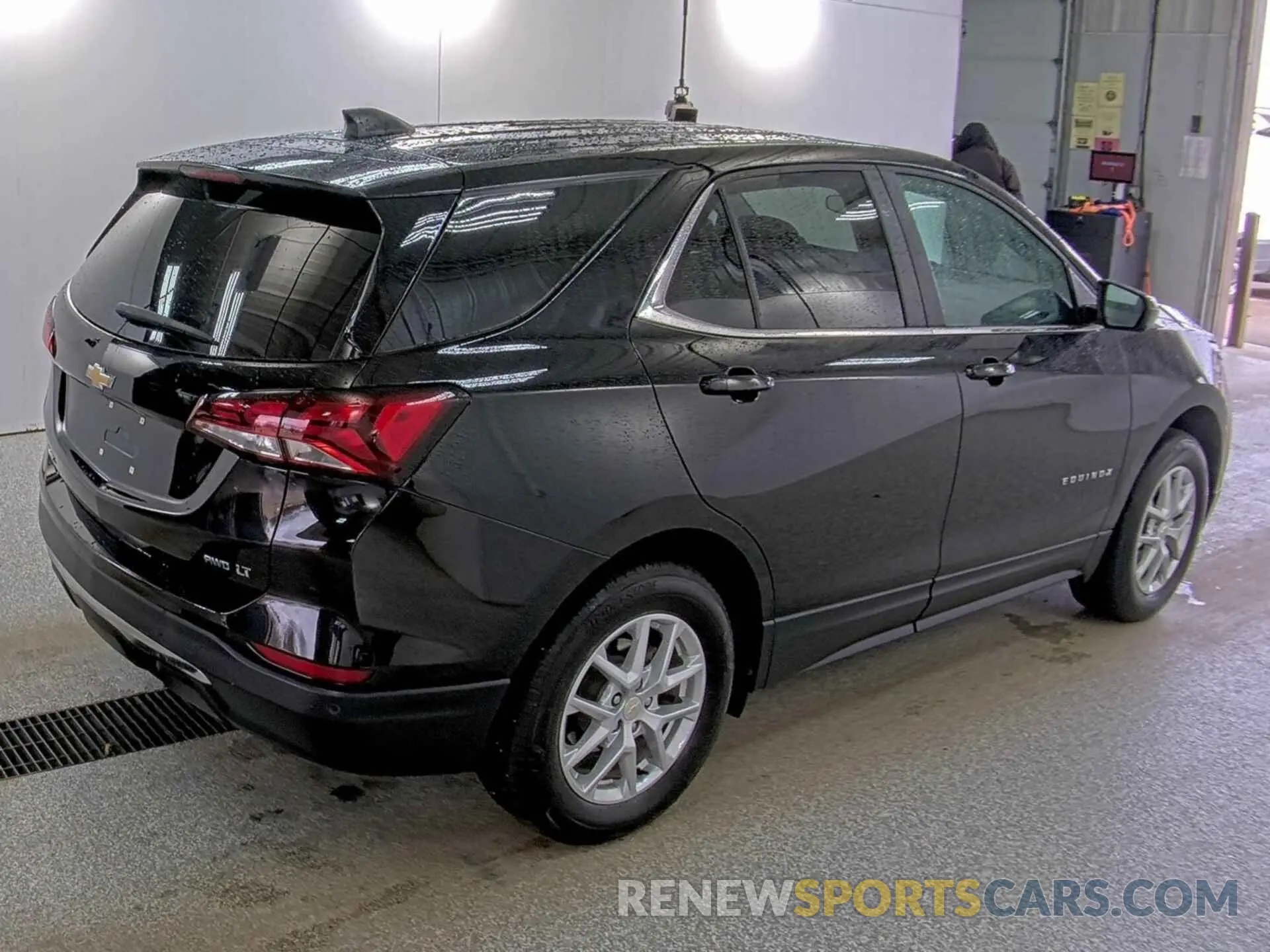 33 Photograph of a damaged car 3GNAXTEGXPL136003 CHEVROLET EQUINOX 2023
