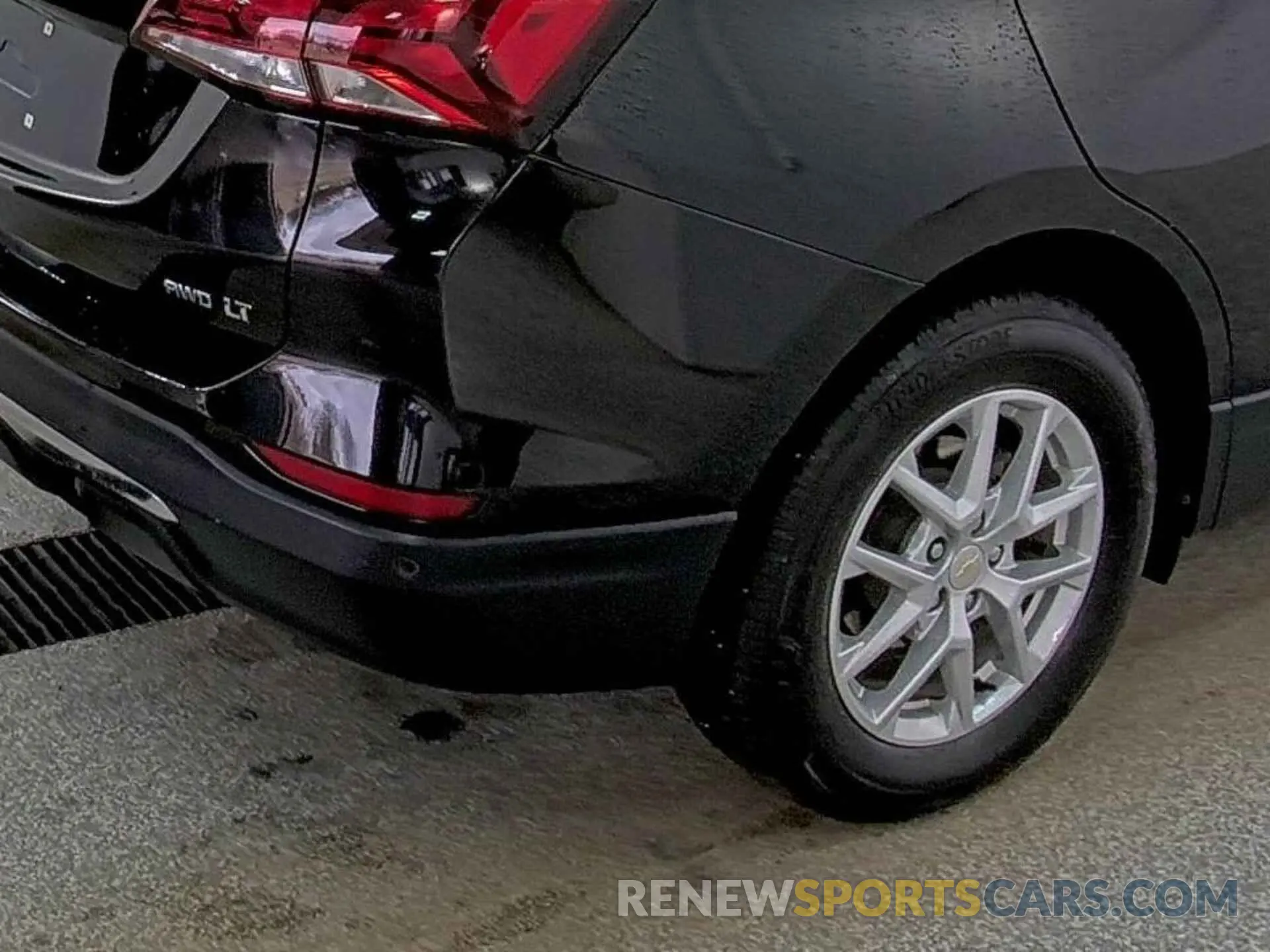 4 Photograph of a damaged car 3GNAXTEGXPL136003 CHEVROLET EQUINOX 2023