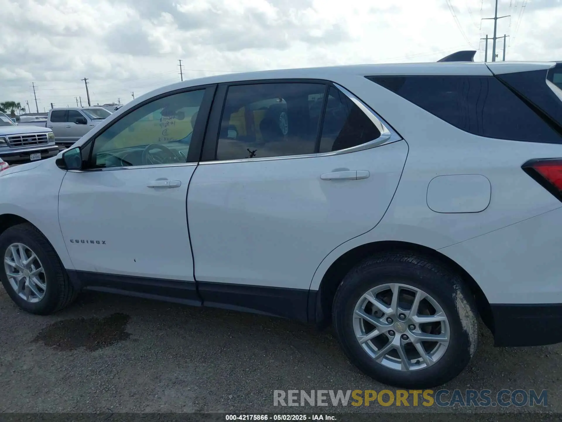 14 Photograph of a damaged car 3GNAXTEGXPL245156 CHEVROLET EQUINOX 2023