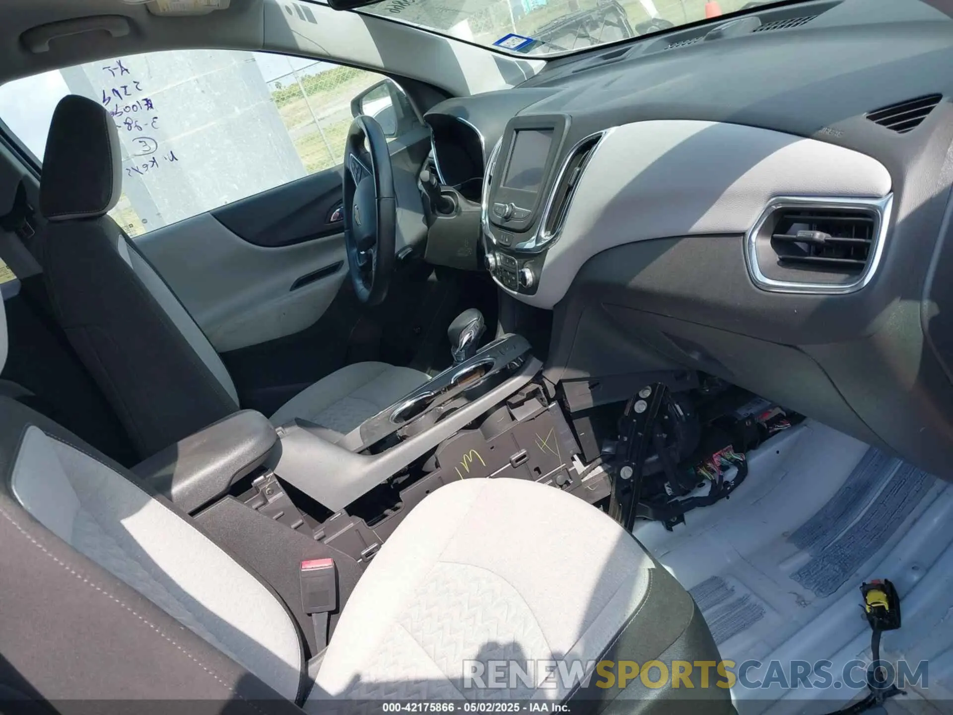 5 Photograph of a damaged car 3GNAXTEGXPL245156 CHEVROLET EQUINOX 2023