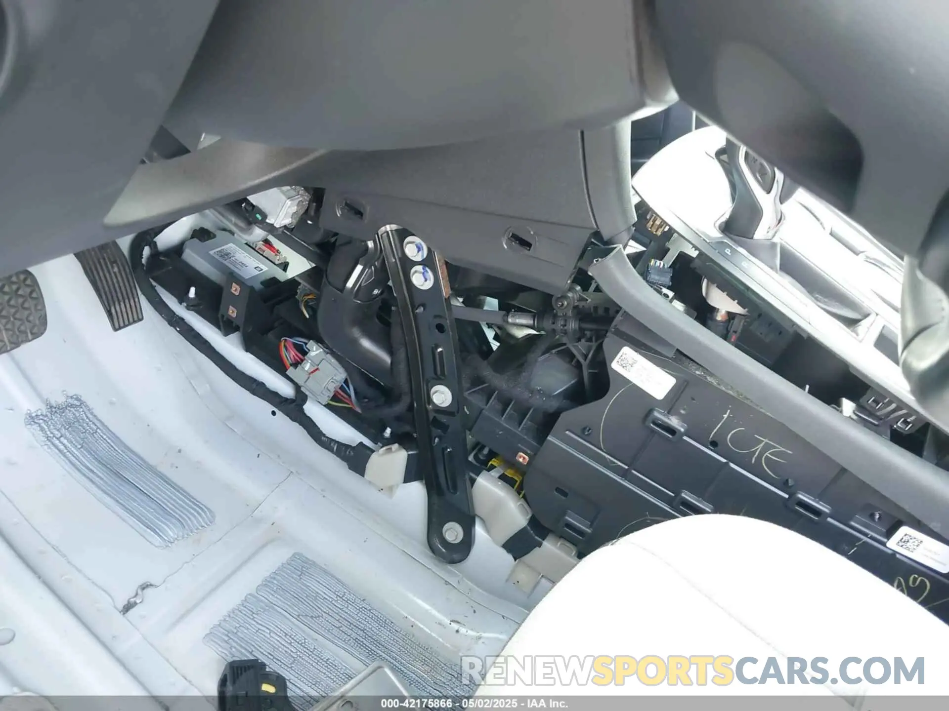 6 Photograph of a damaged car 3GNAXTEGXPL245156 CHEVROLET EQUINOX 2023