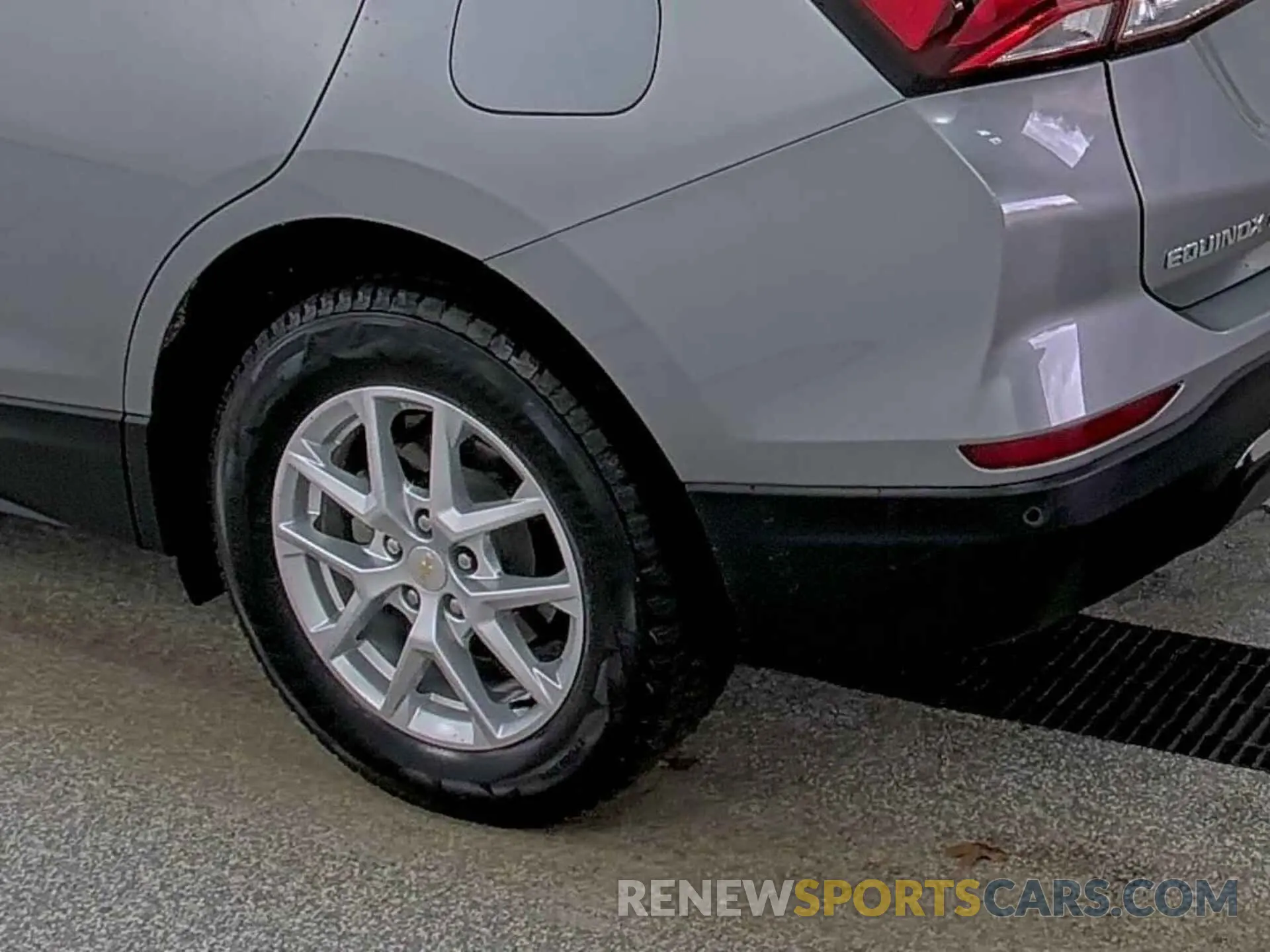 31 Photograph of a damaged car 3GNAXTEGXPL252673 CHEVROLET EQUINOX 2023