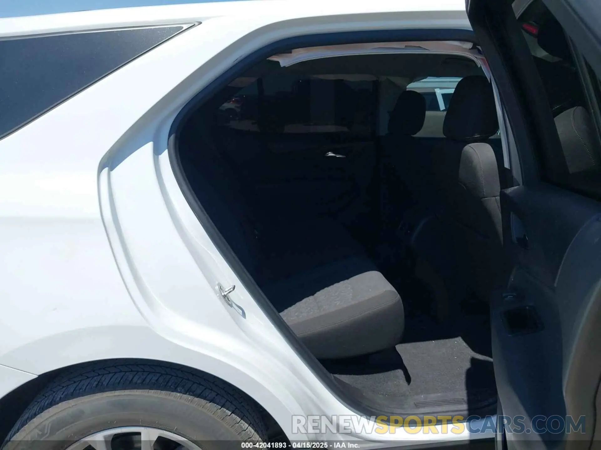 8 Photograph of a damaged car 3GNAXTEGXPS166334 CHEVROLET EQUINOX 2023