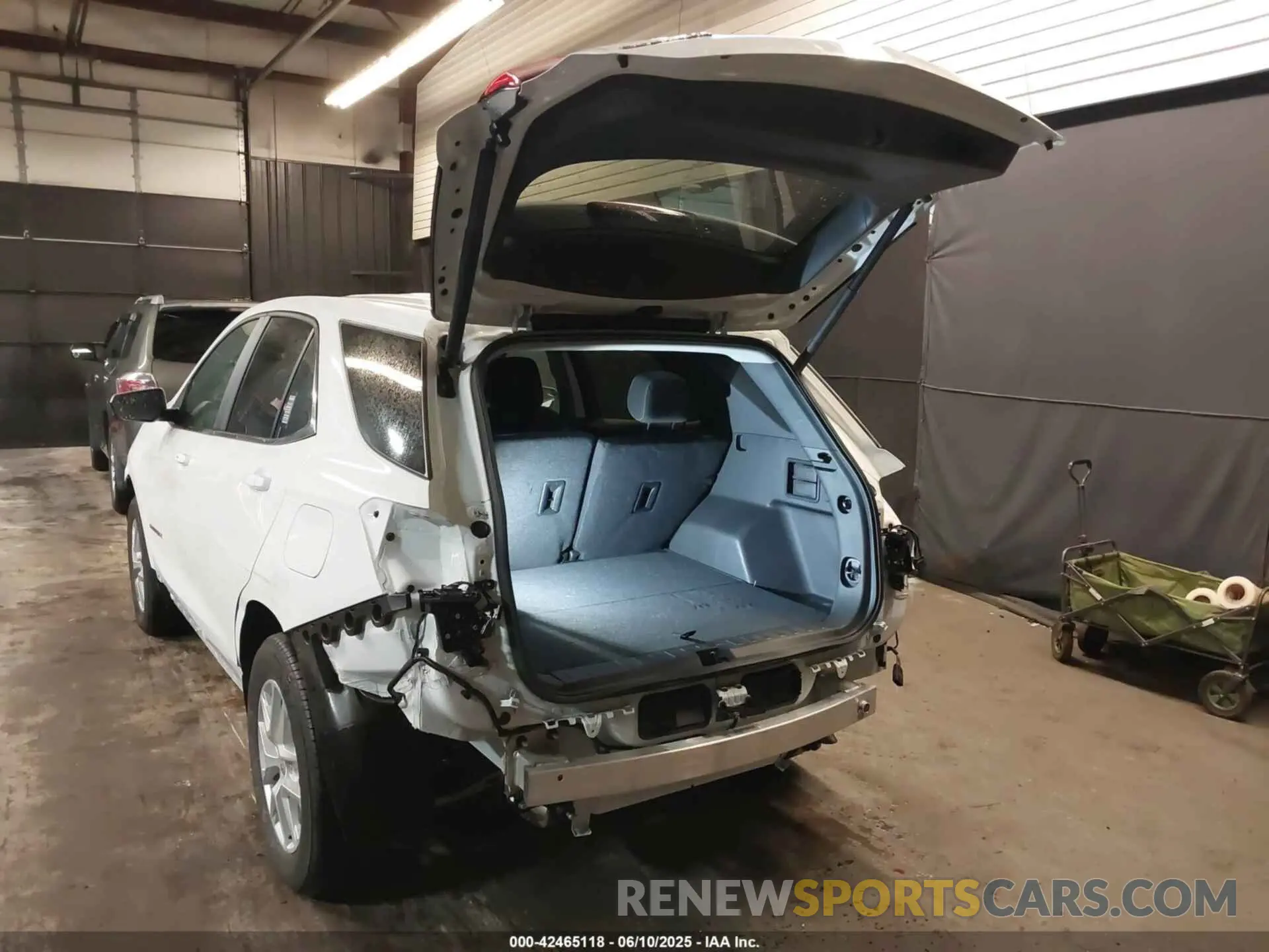 3 Photograph of a damaged car 3GNAXUEG0PL105123 CHEVROLET EQUINOX 2023