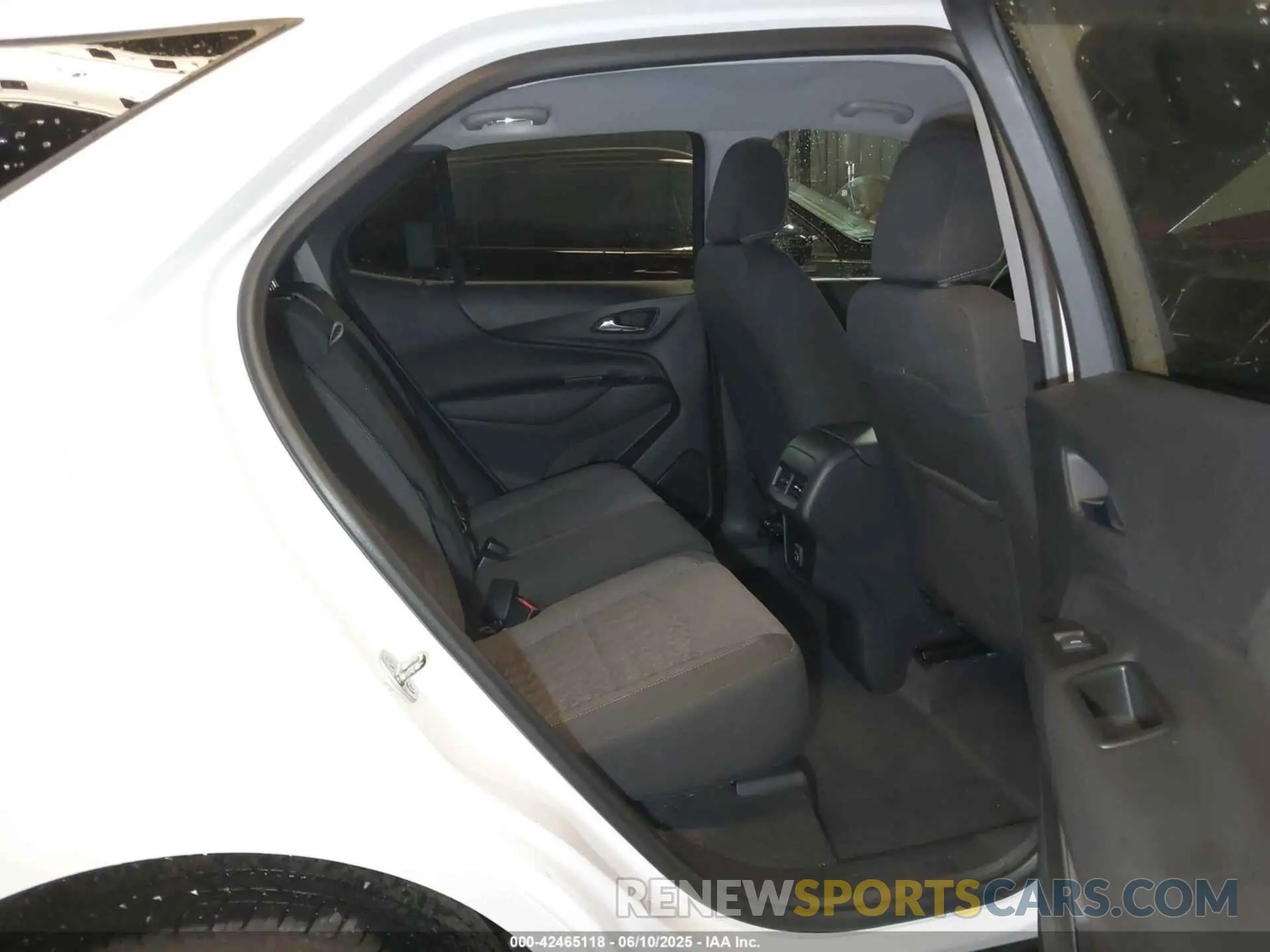 8 Photograph of a damaged car 3GNAXUEG0PL105123 CHEVROLET EQUINOX 2023