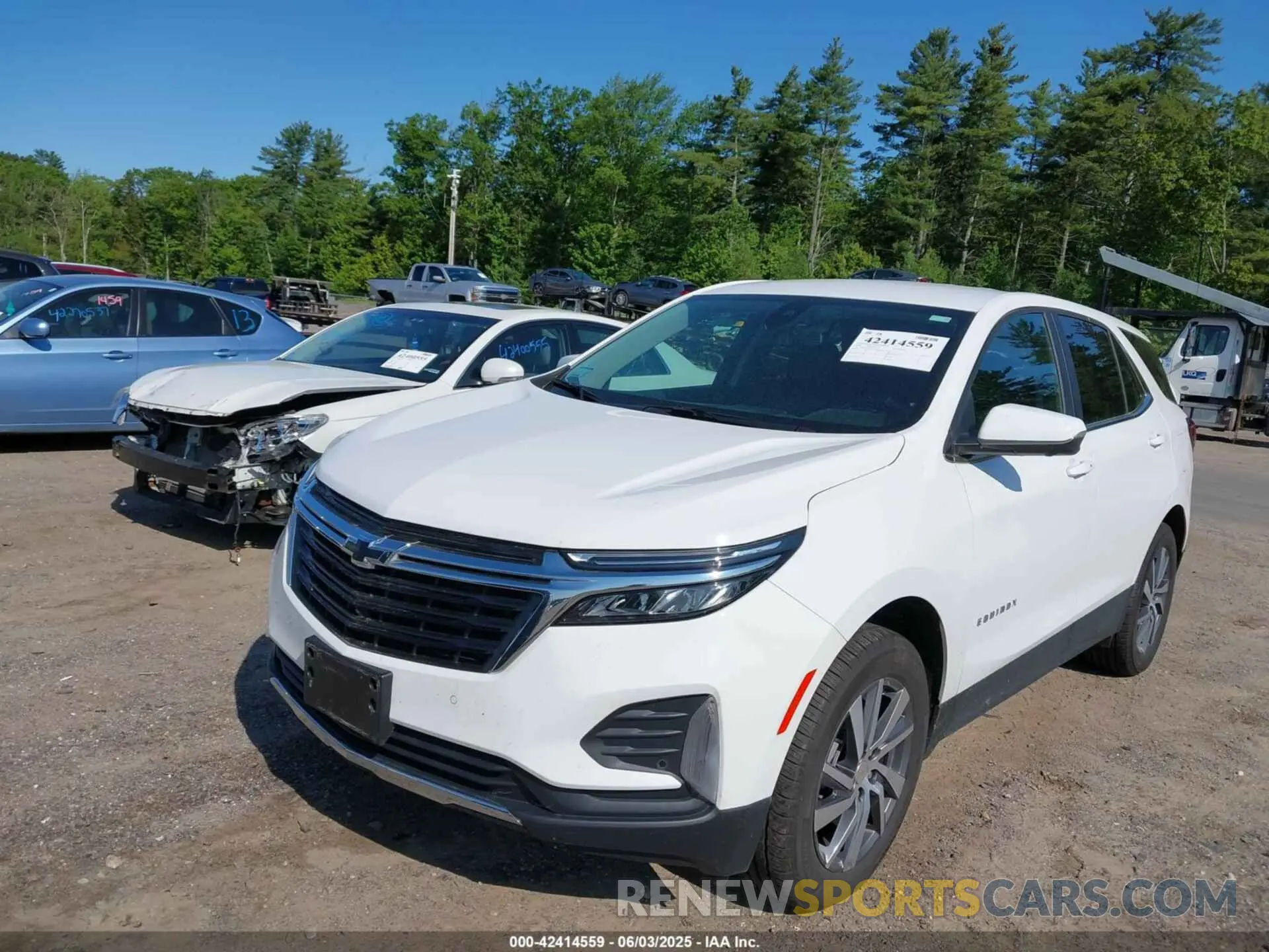 2 Photograph of a damaged car 3GNAXUEG0PL111178 CHEVROLET EQUINOX 2023
