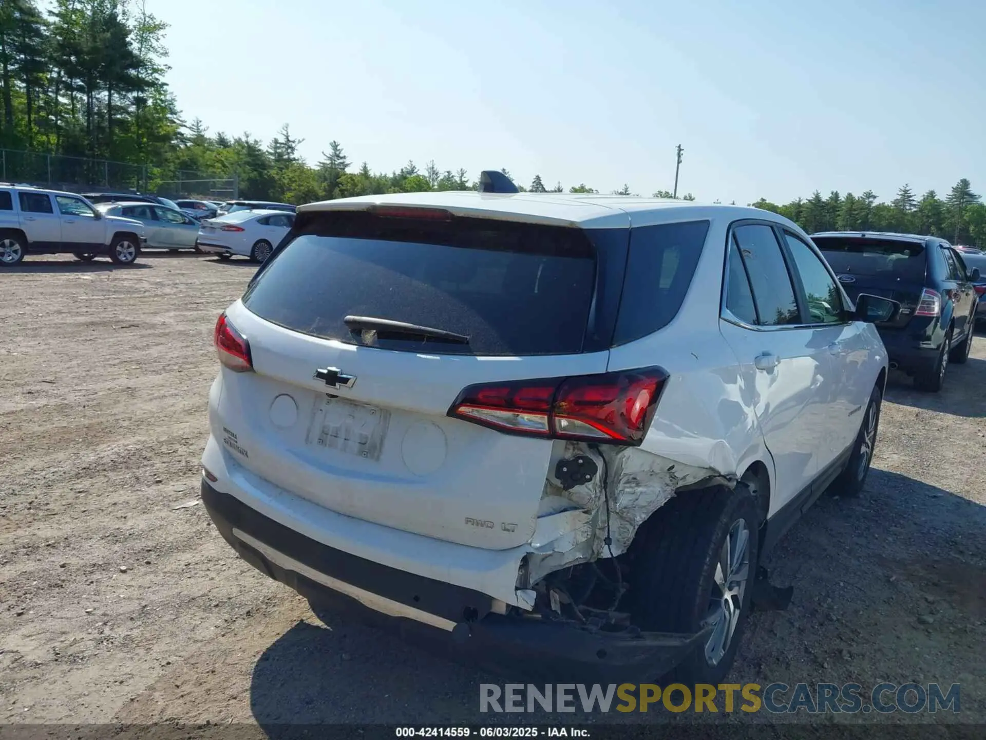 4 Photograph of a damaged car 3GNAXUEG0PL111178 CHEVROLET EQUINOX 2023